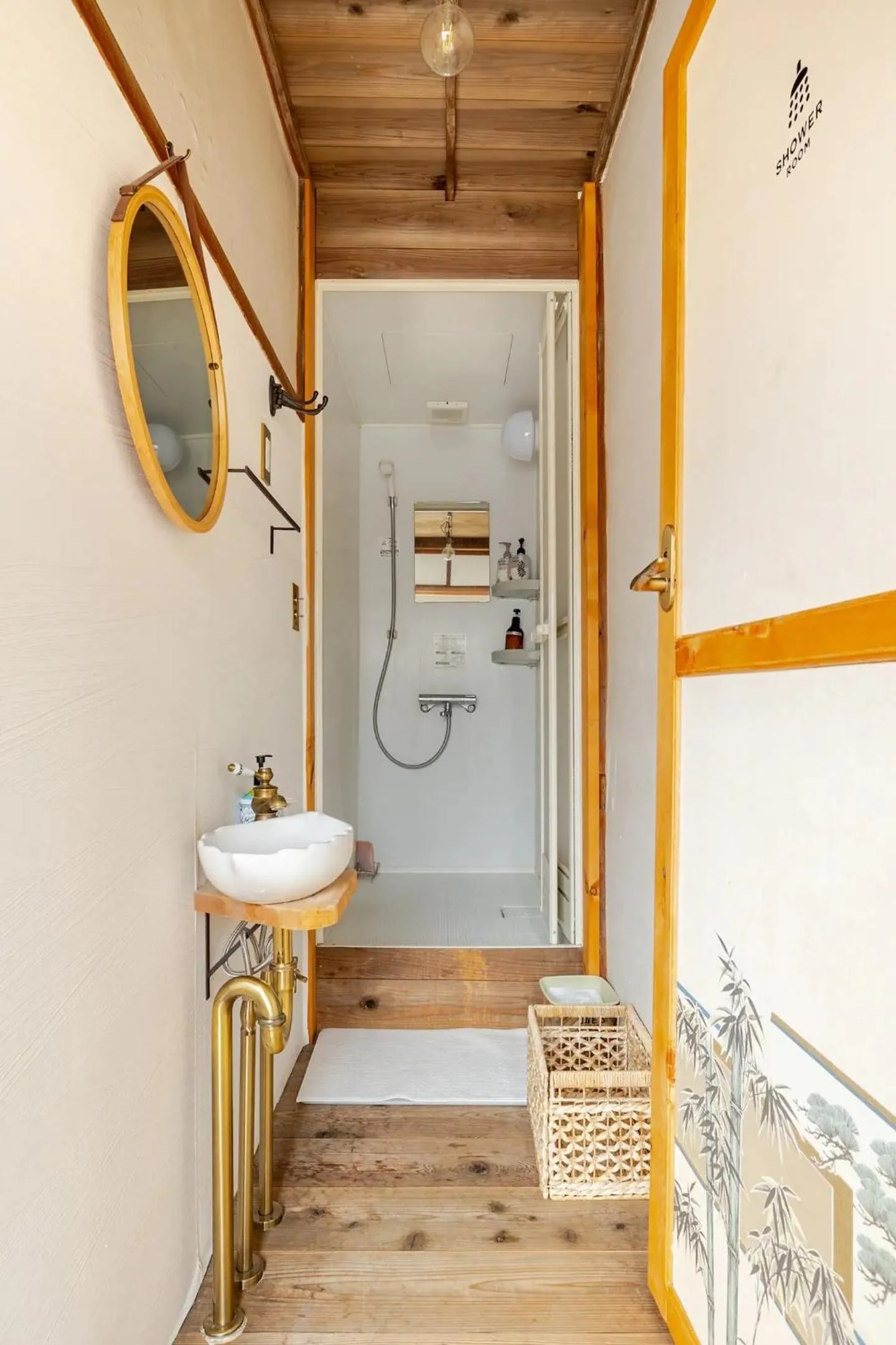 Shower in Guesthouse & Kitchen Hace