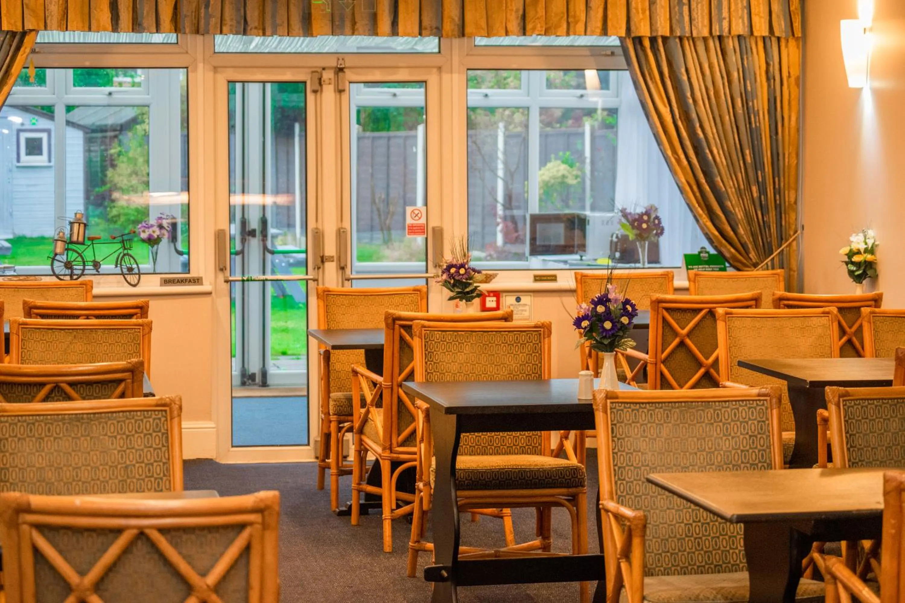 Restaurant/places to eat in Royal Square Hotel - NEC & Birmingham Airport