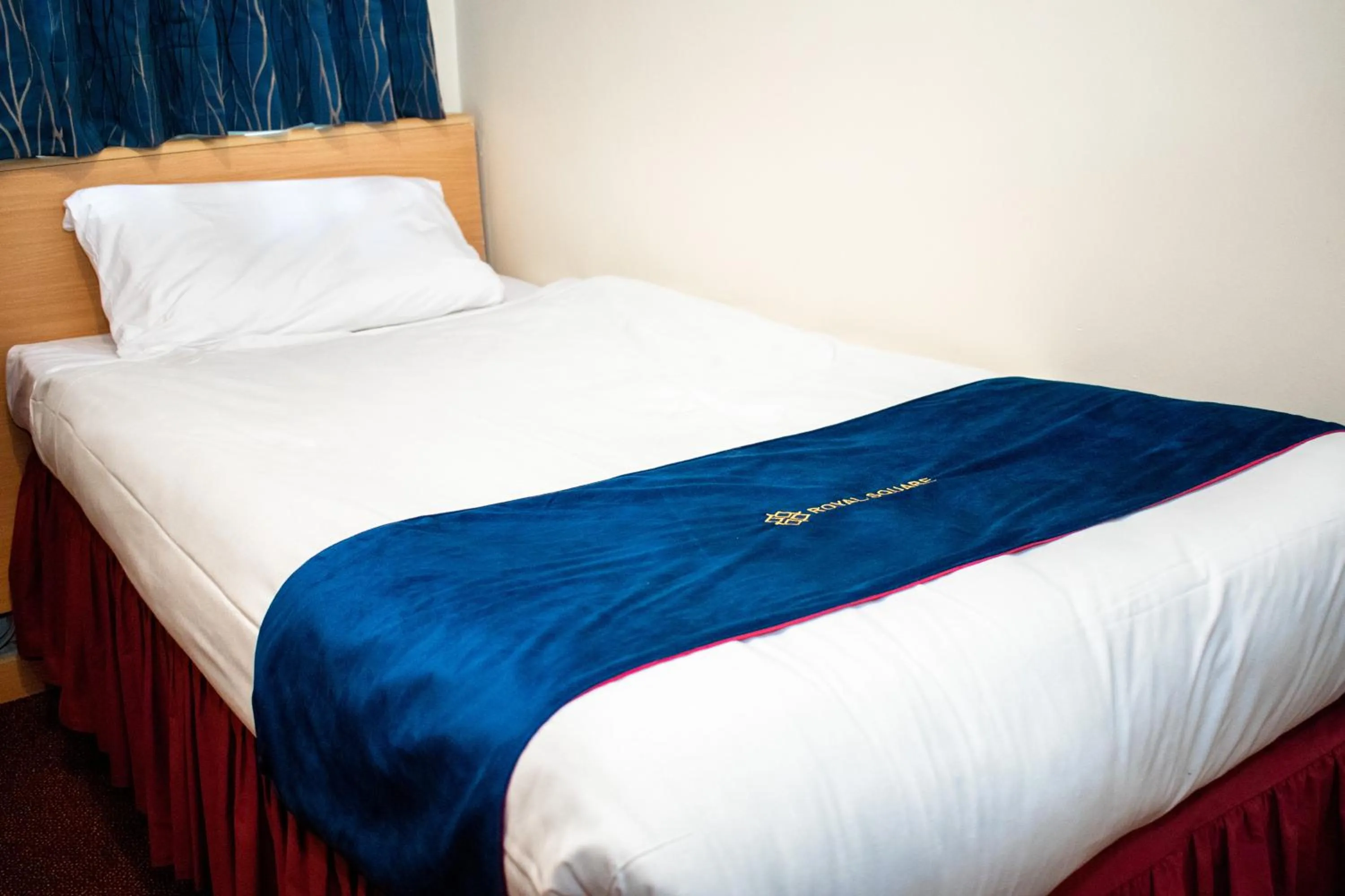 Bed in Royal Square Hotel - NEC & Birmingham Airport