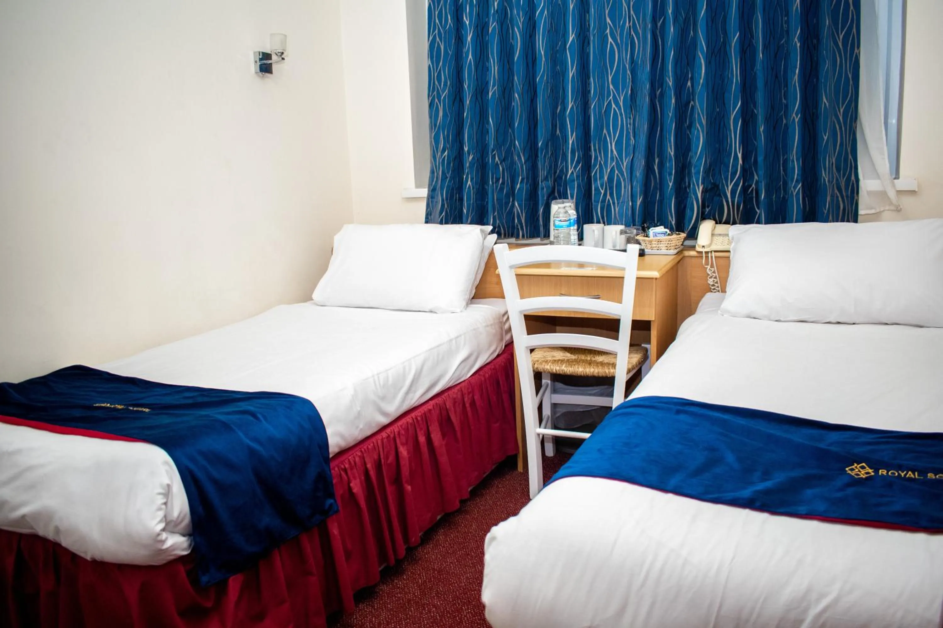 Bedroom, Bed in Royal Square Hotel - NEC & Birmingham Airport