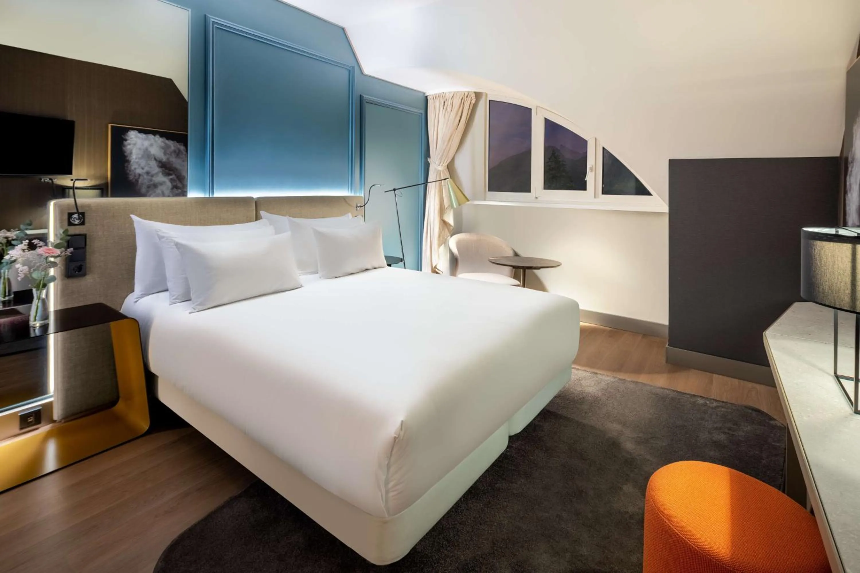 Photo of the whole room, Bed in NH Collection Salzburg City