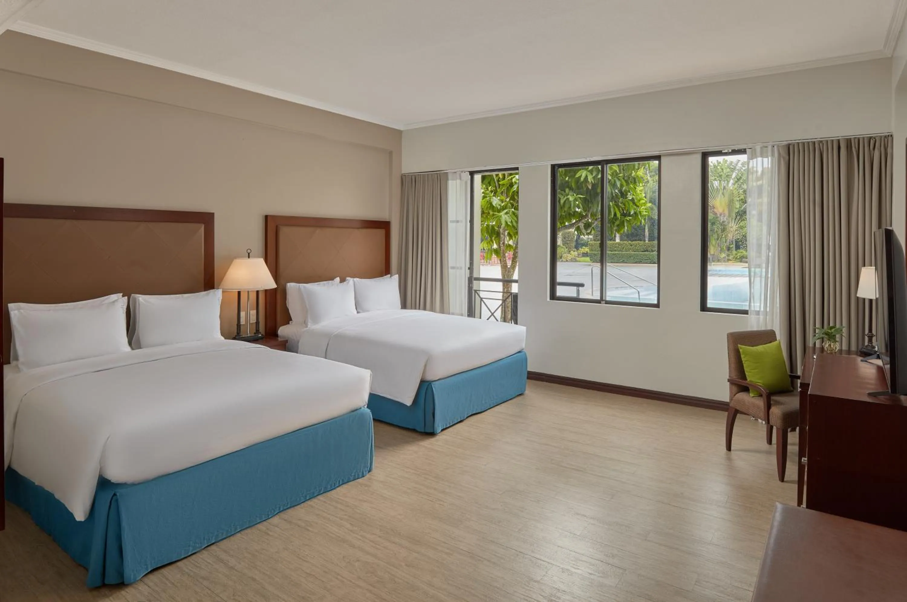 Bed in Holiday Inn & Suites Batangas LimaPark by IHG