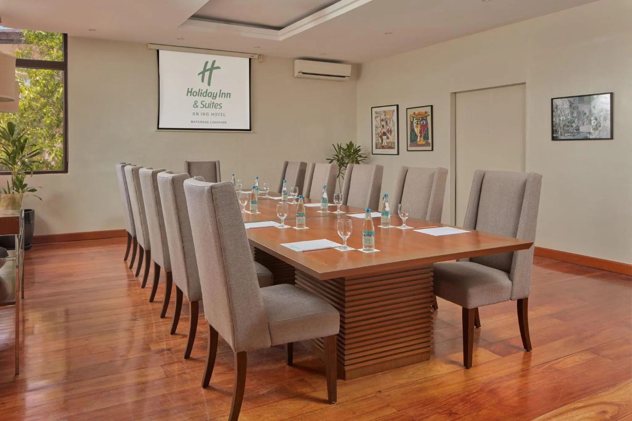 Meeting/conference room in Holiday Inn & Suites Batangas LimaPark by IHG