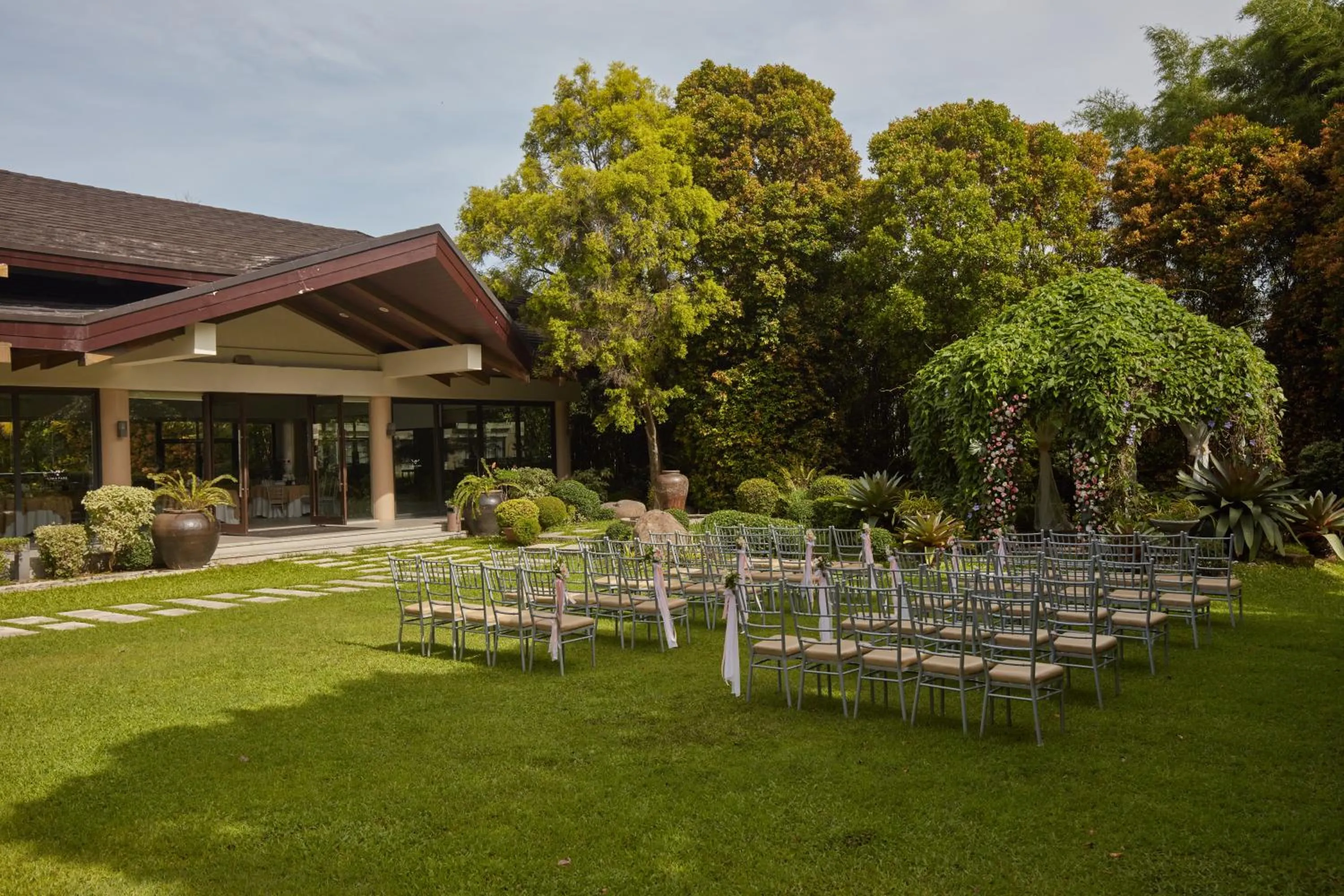 Garden in Holiday Inn & Suites Batangas LimaPark by IHG