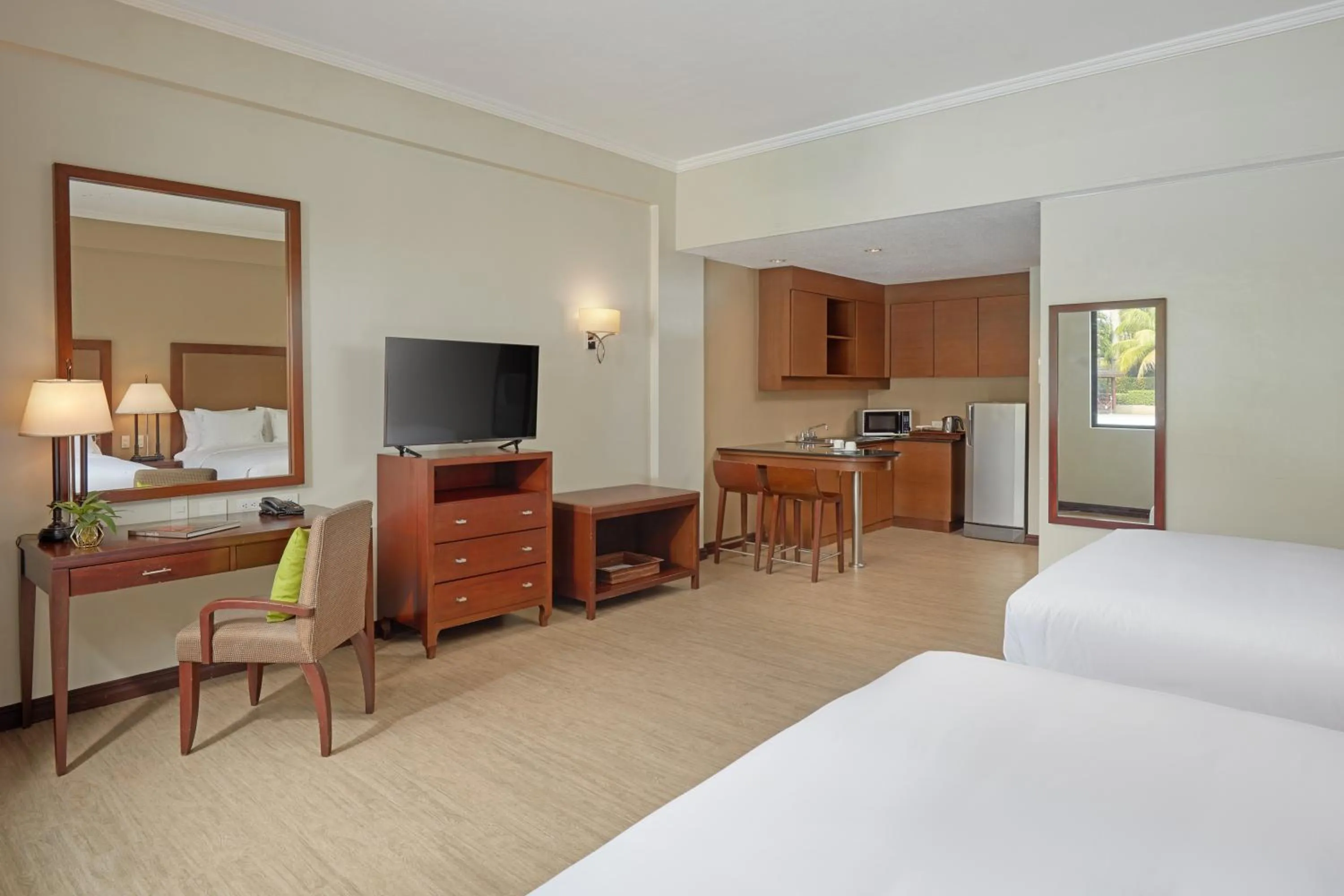 TV and multimedia, Bed in Holiday Inn & Suites Batangas LimaPark by IHG