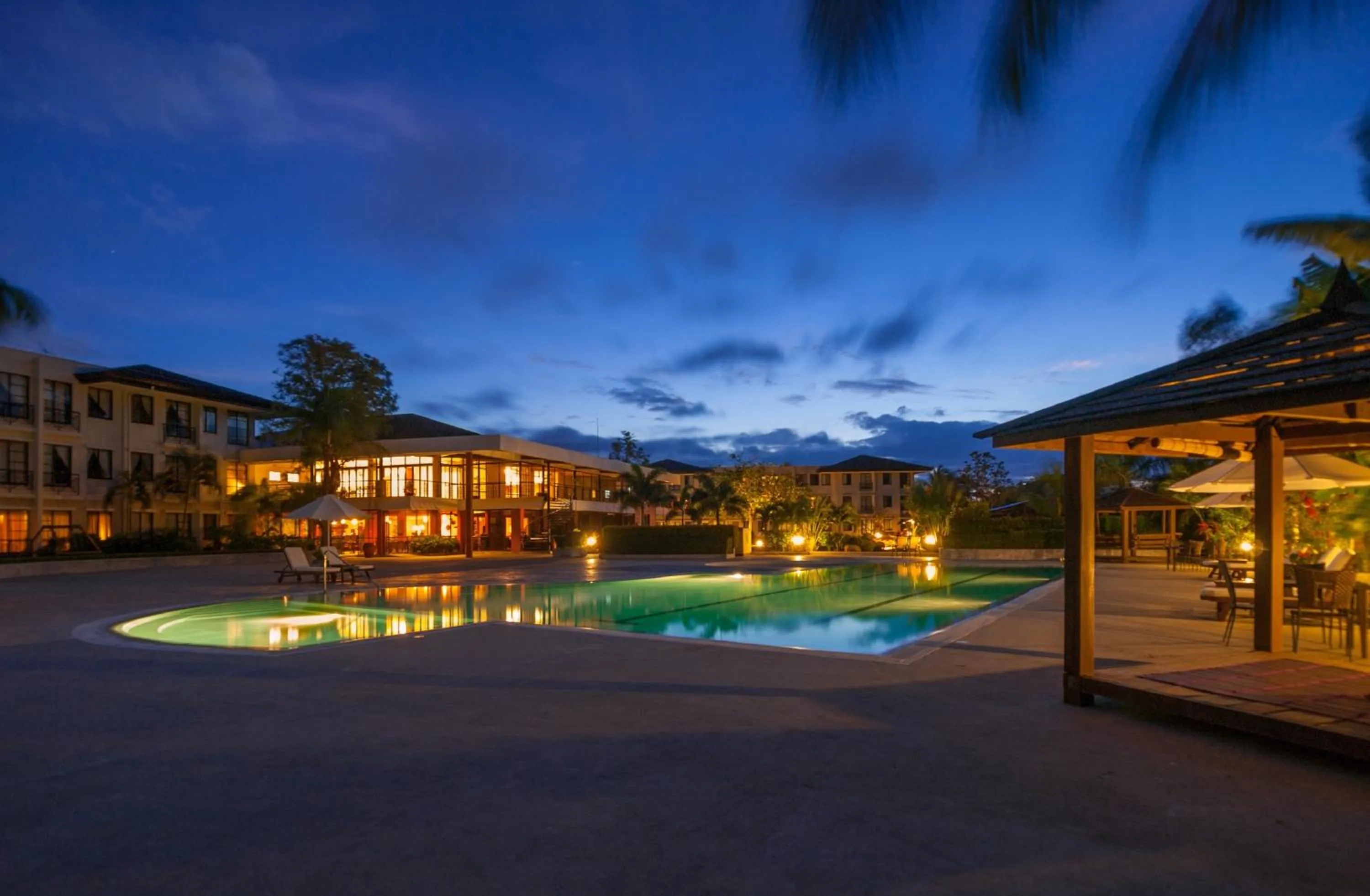 Swimming pool in Holiday Inn & Suites Batangas LimaPark by IHG