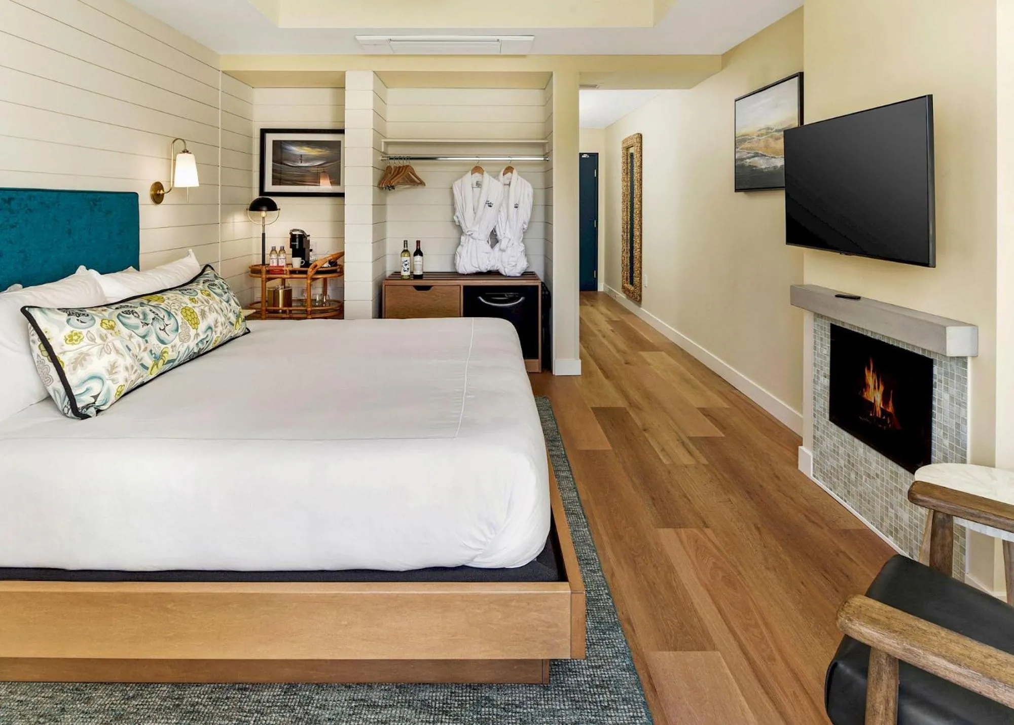 Photo of the whole room, Bed in Inn At Rose's Landing