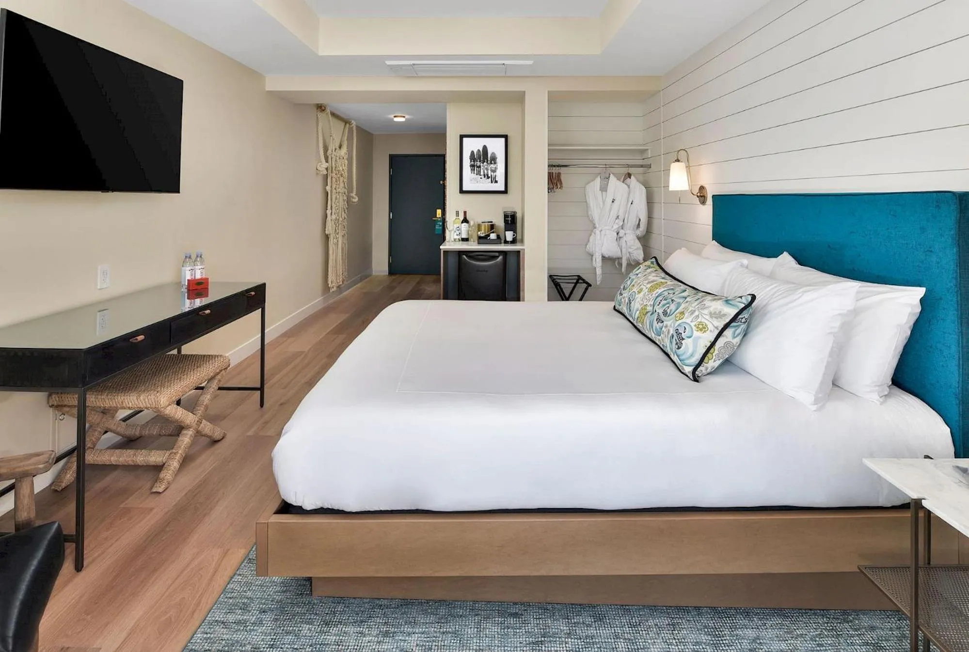 Photo of the whole room, Bed in Inn At Rose's Landing