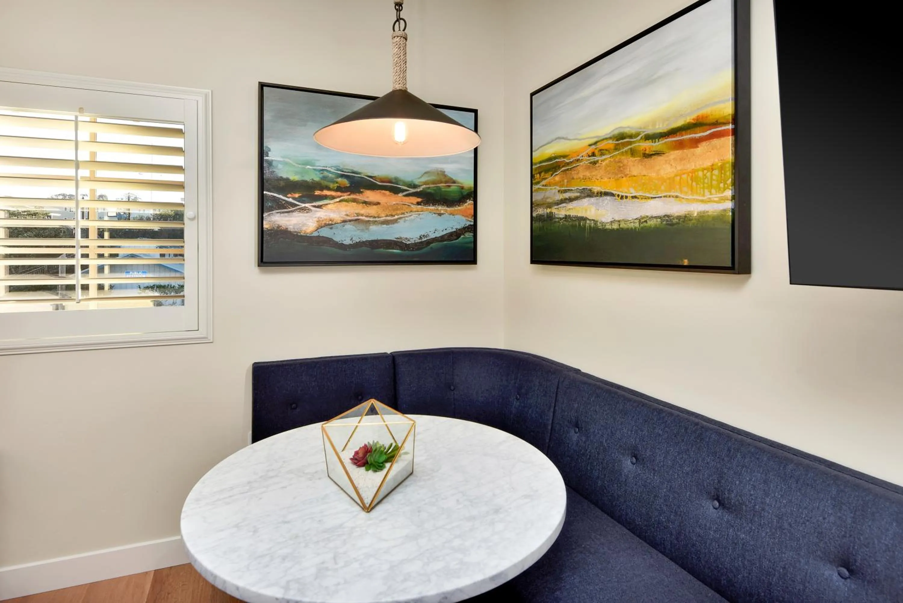Seating area in Inn At Rose's Landing