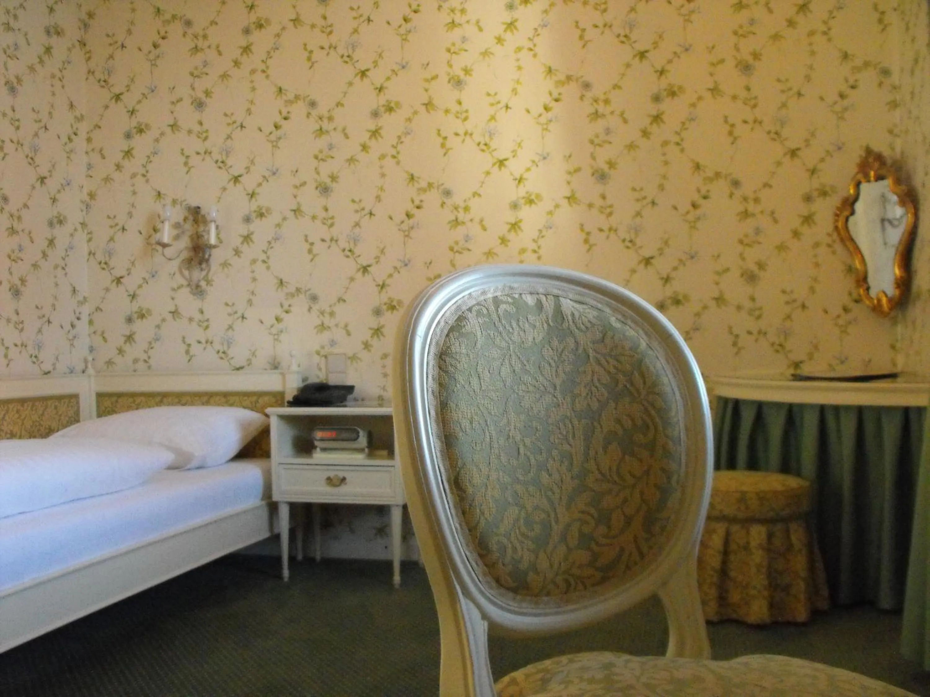 Bed in Hotel Hohenstauffen