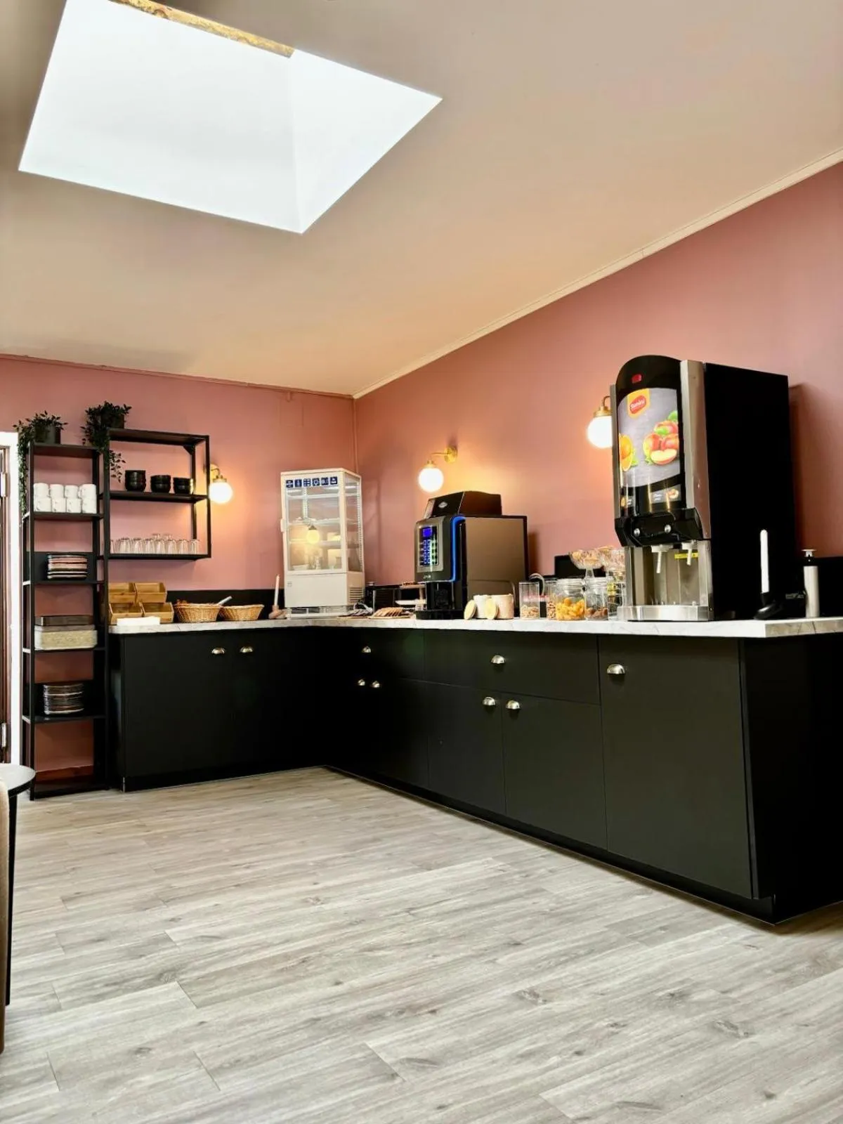 Breakfast in Hotel du Saumon, Verneuil sur Avre