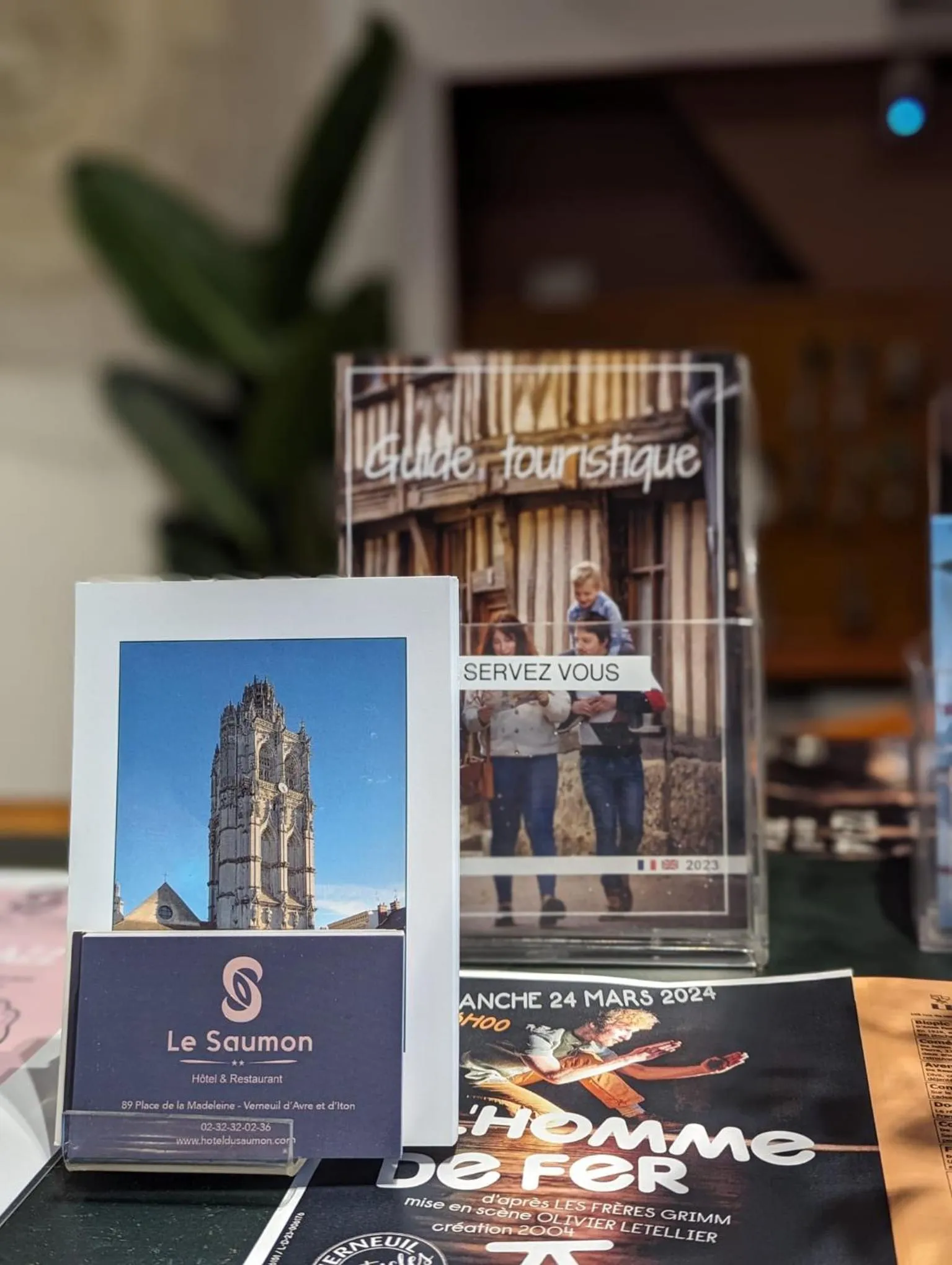 Property logo or sign in Hotel du Saumon, Verneuil sur Avre
