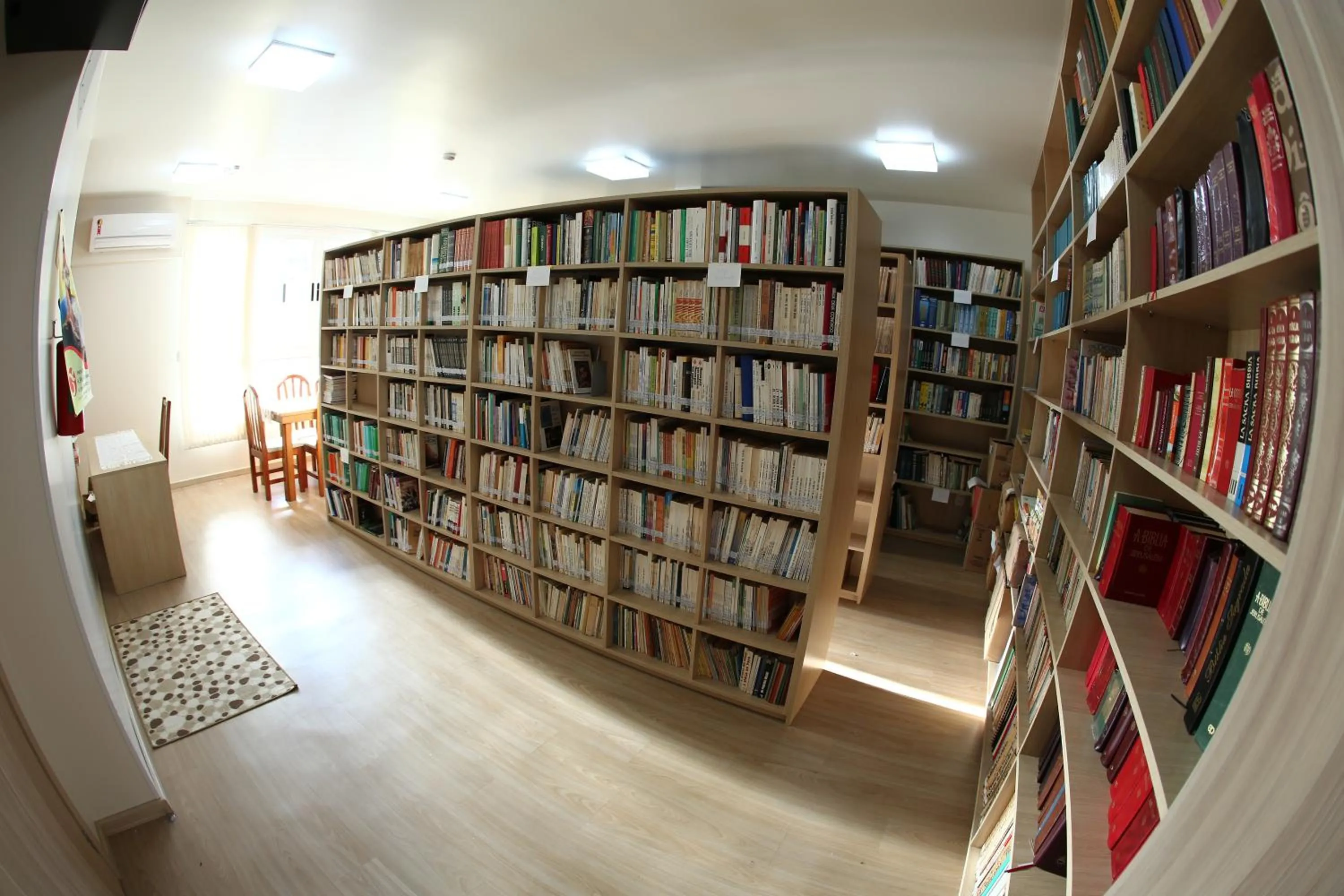 Library in Pousada Bom Pastor