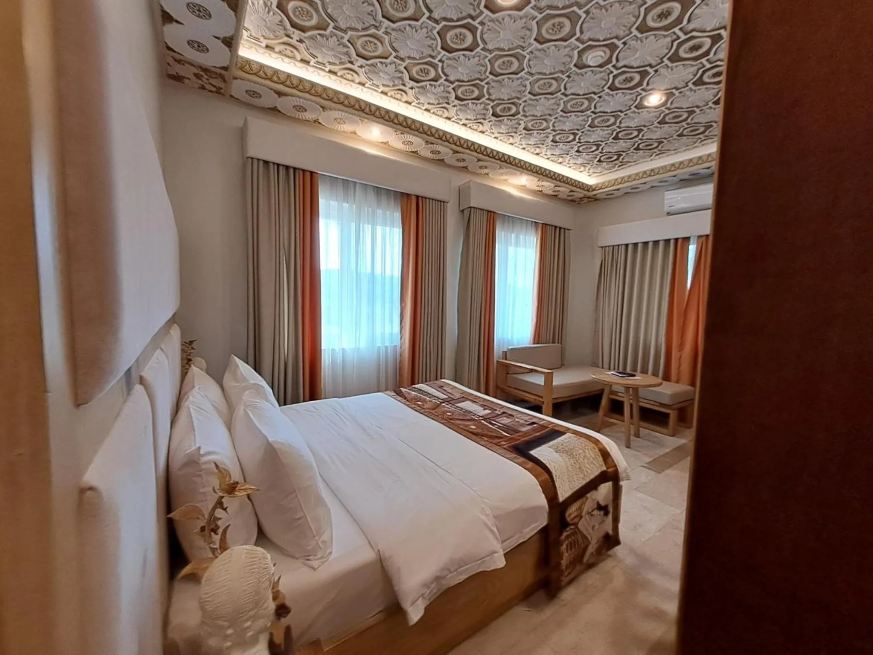 Bed in Rancho Bernardo Luxury Villas and Resort