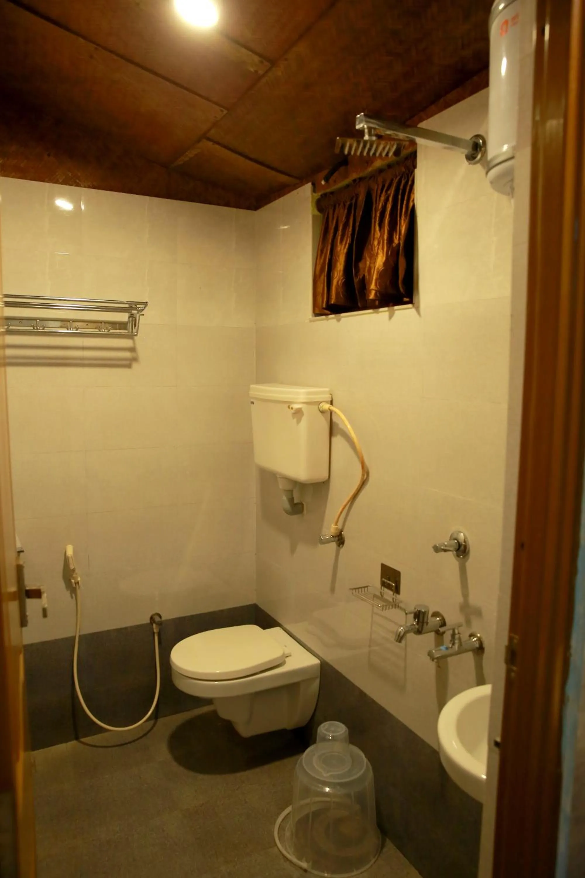 Bathroom in Snow Hills Nature Resort, Thekkady