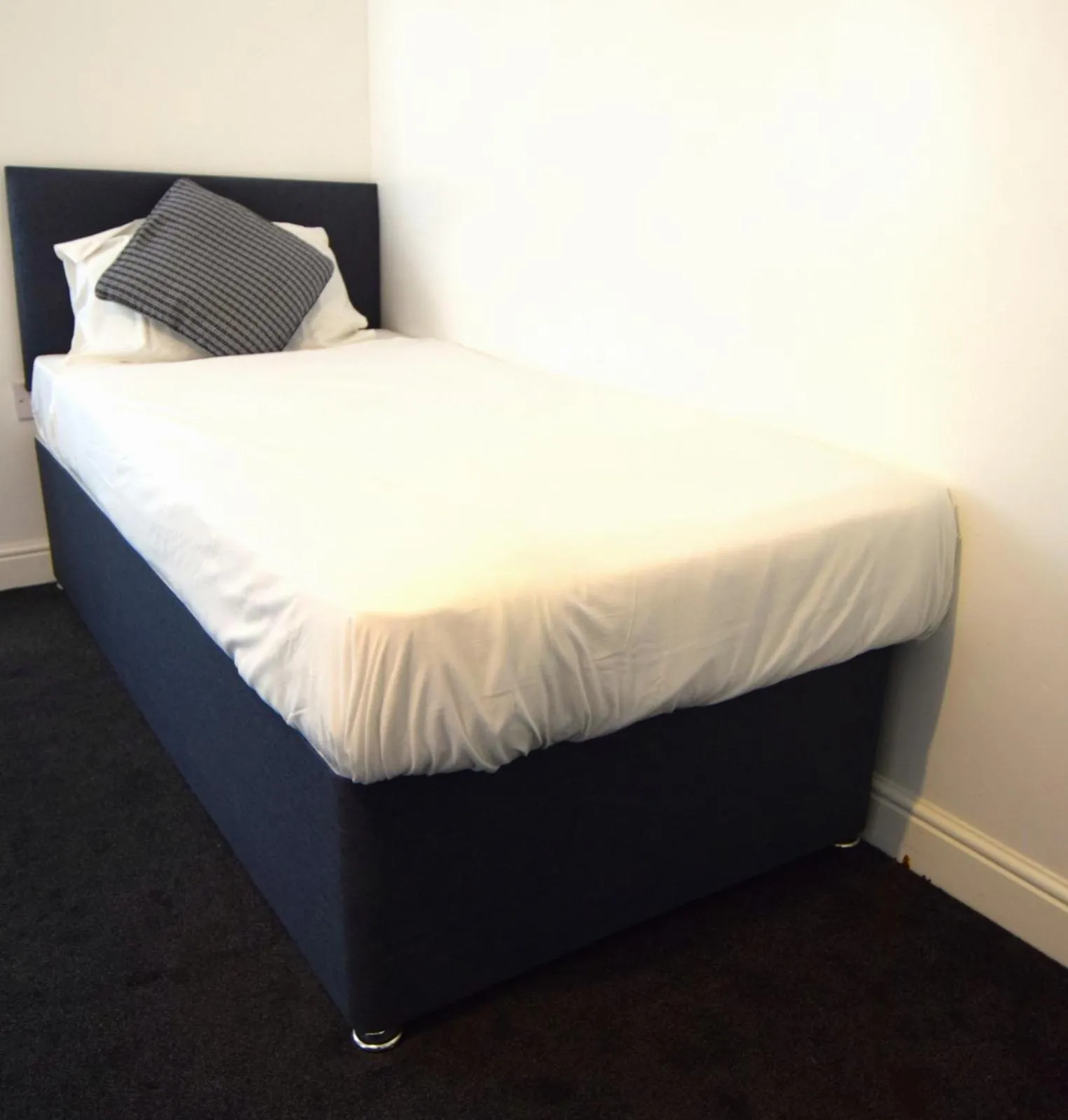 Bedroom, Bed in OYO Victoria Apartments