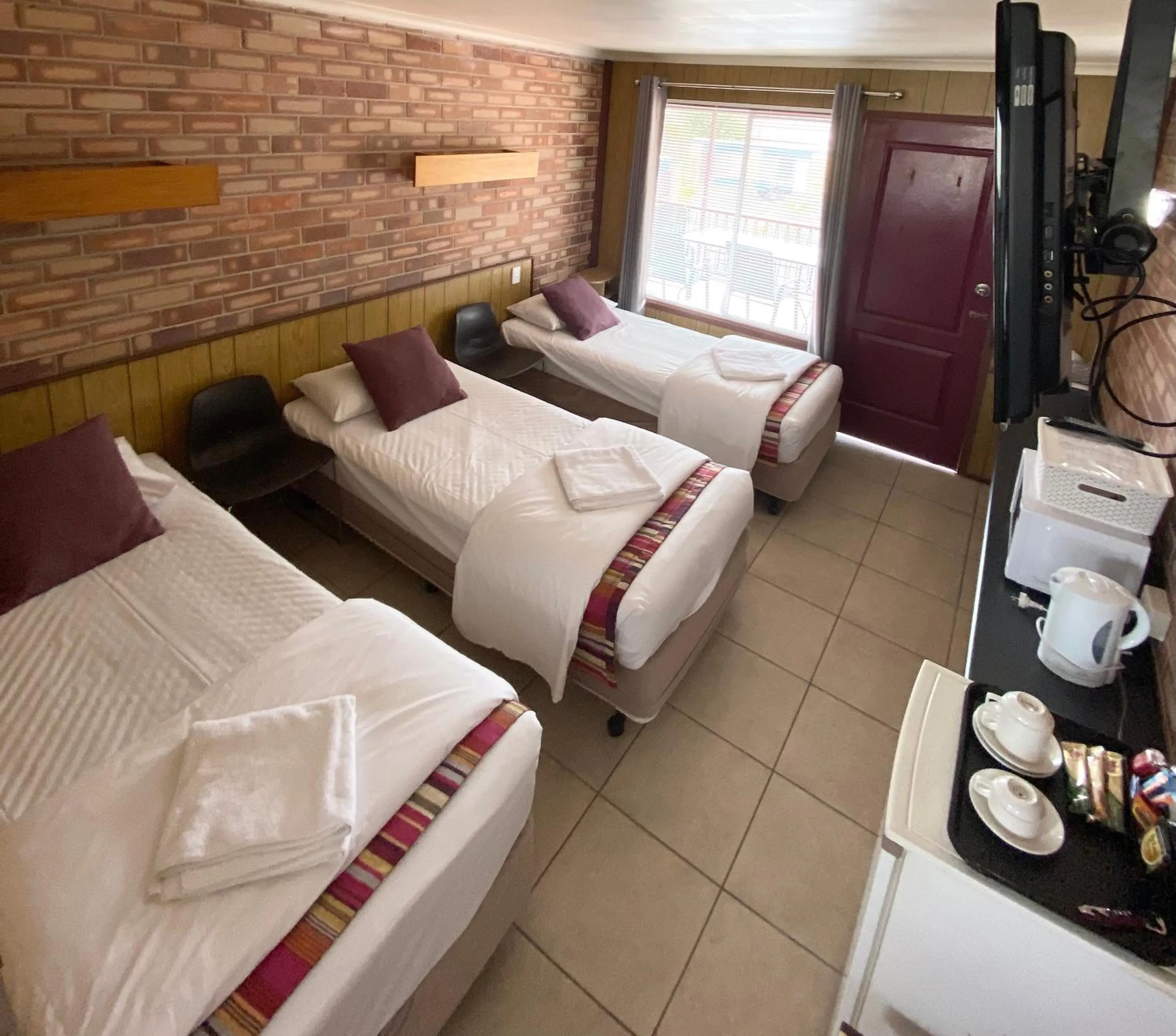 Photo of the whole room, Bed in PROSERPINE MOTOR LODGE