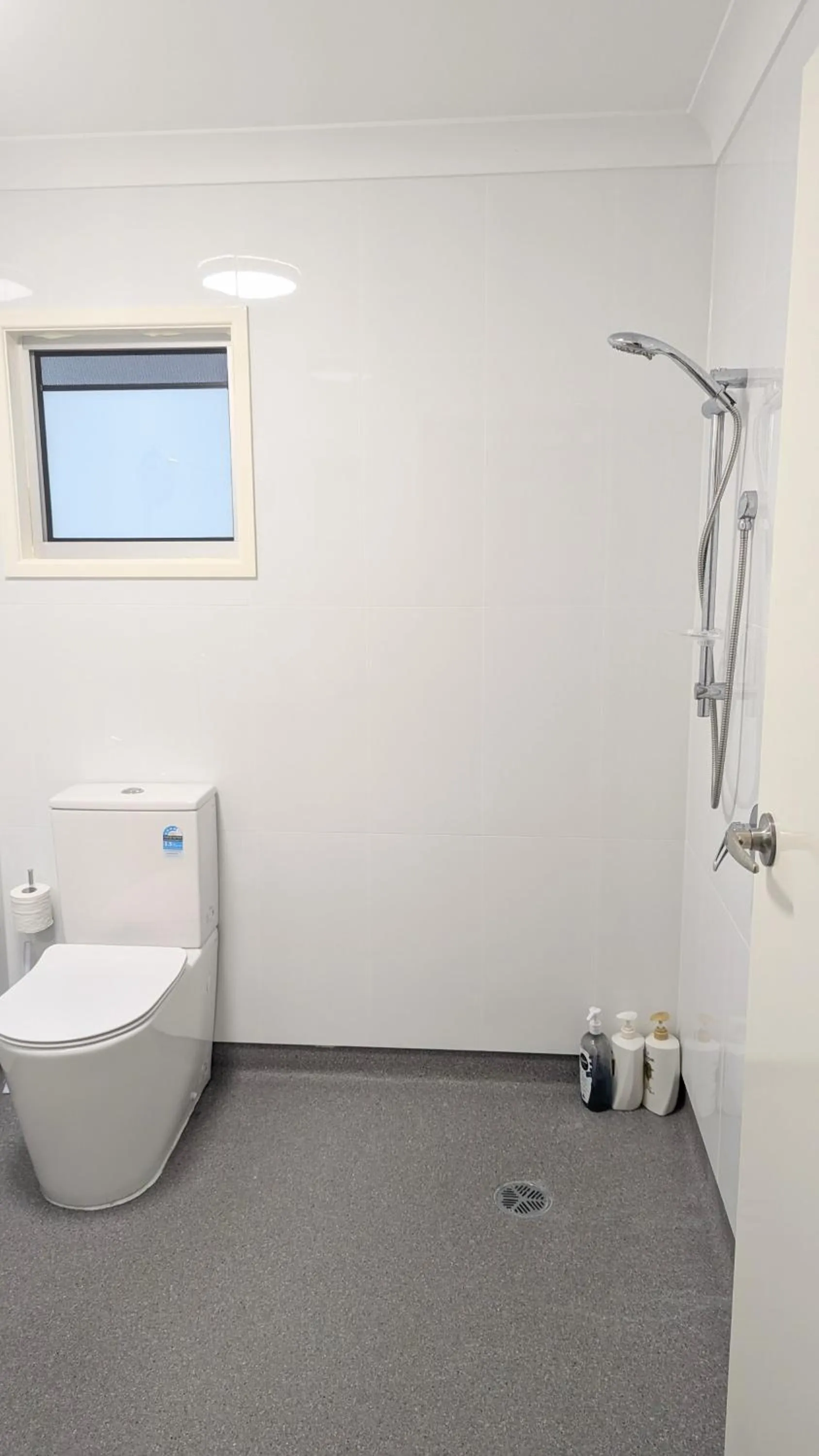 Shower in PROSERPINE MOTOR LODGE