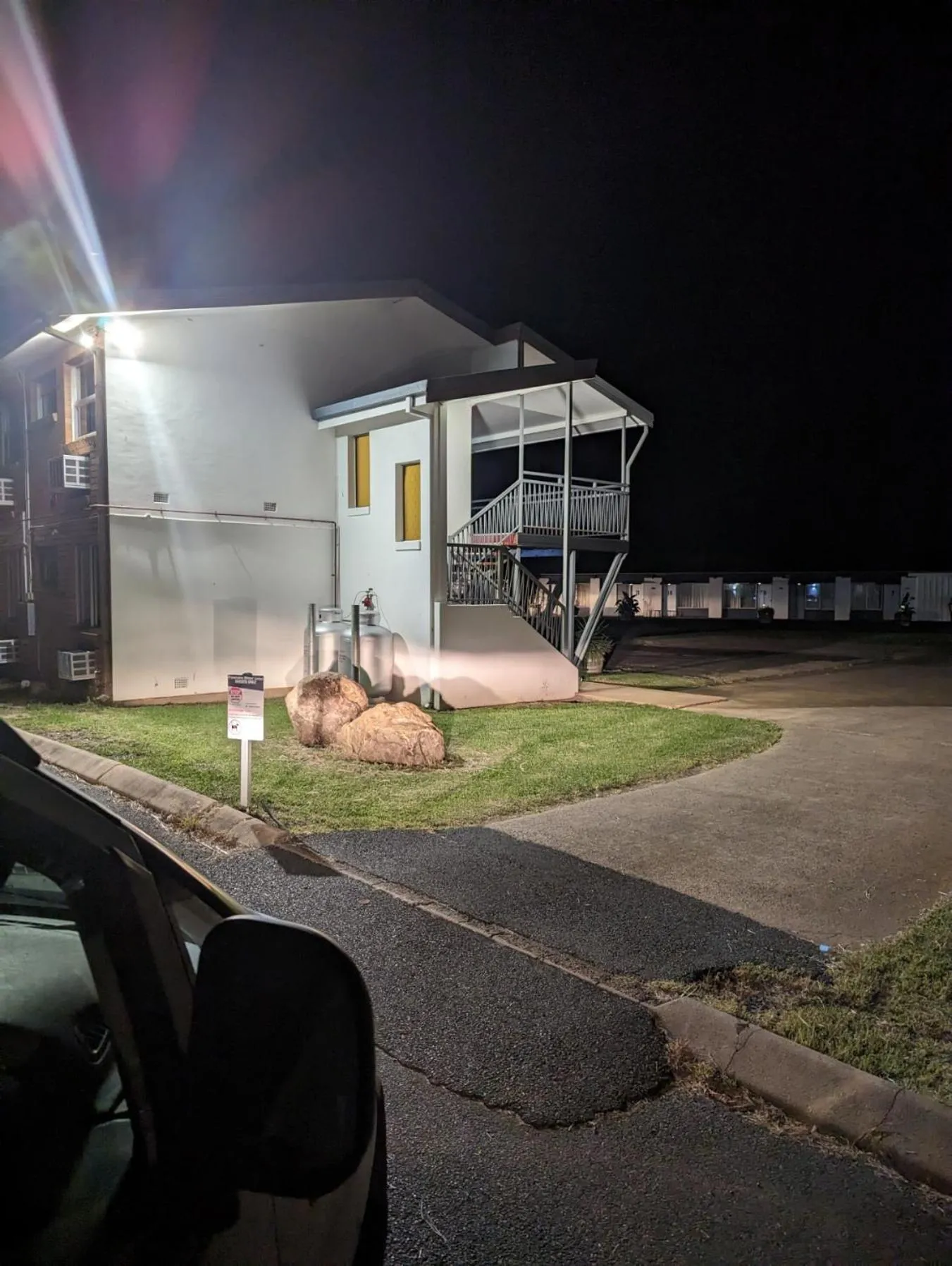 Parking in PROSERPINE MOTOR LODGE