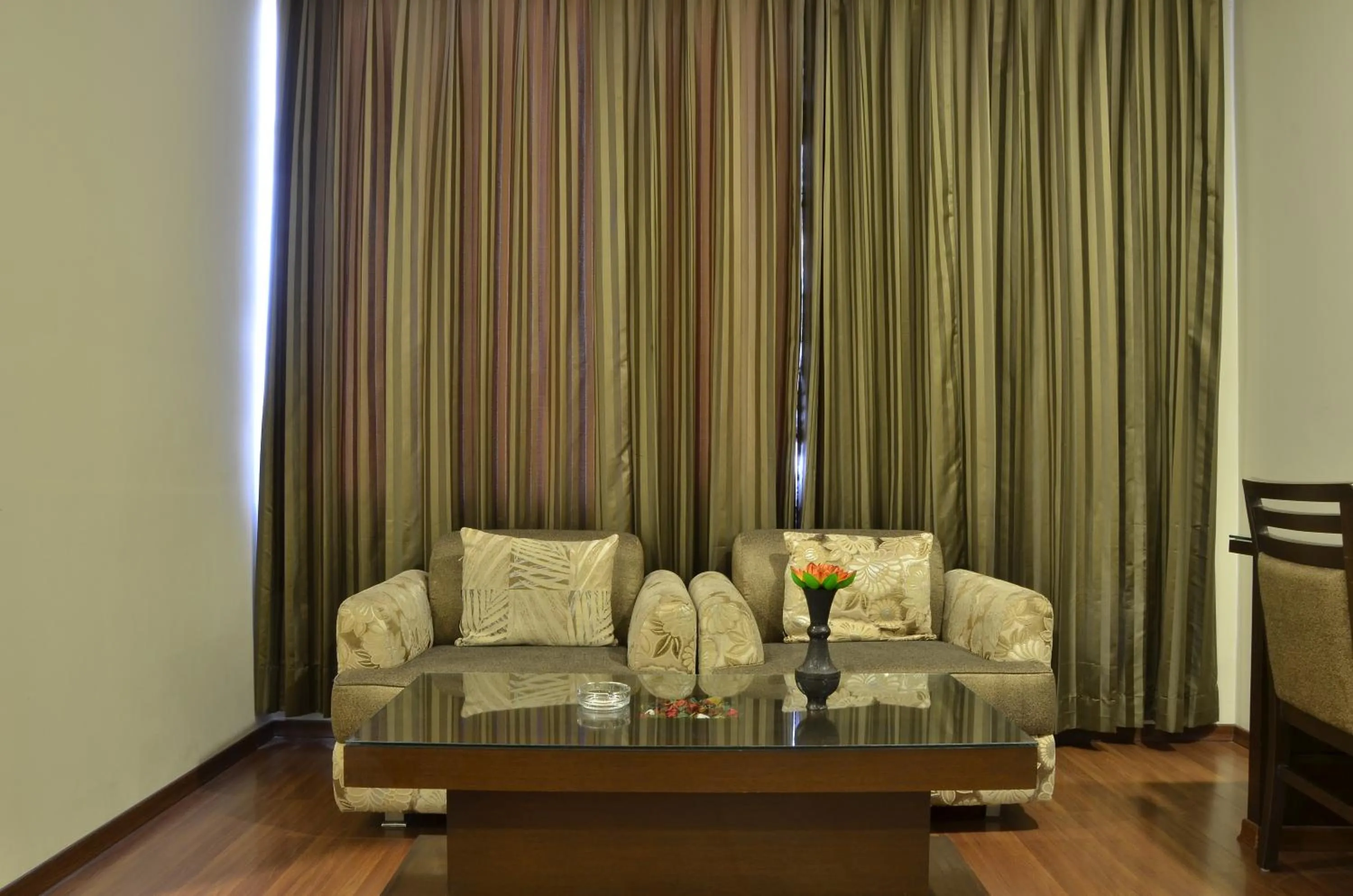 Living room in Best Western Swing High Katra