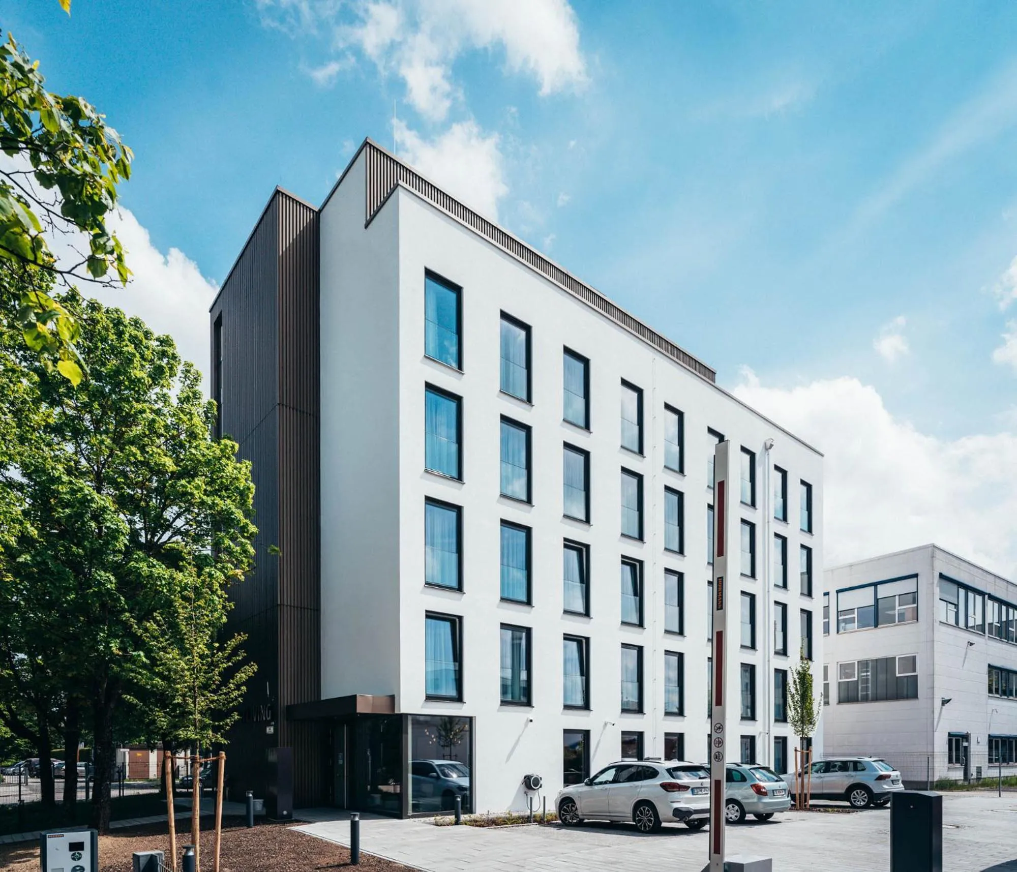 Property building in kalm stay - munich east