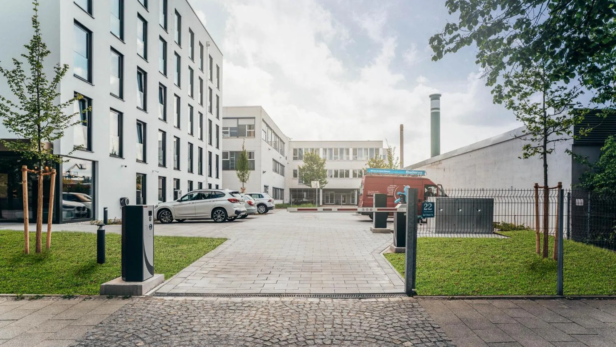 Property building in kalm stay - munich east