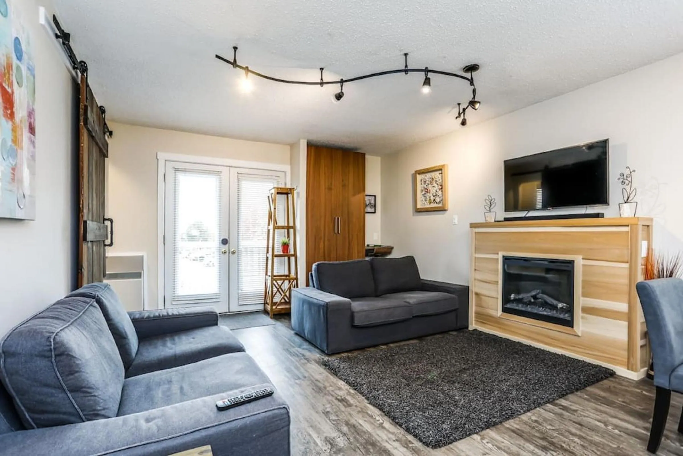 Living room in Cozy Collingwood Retreat 80204