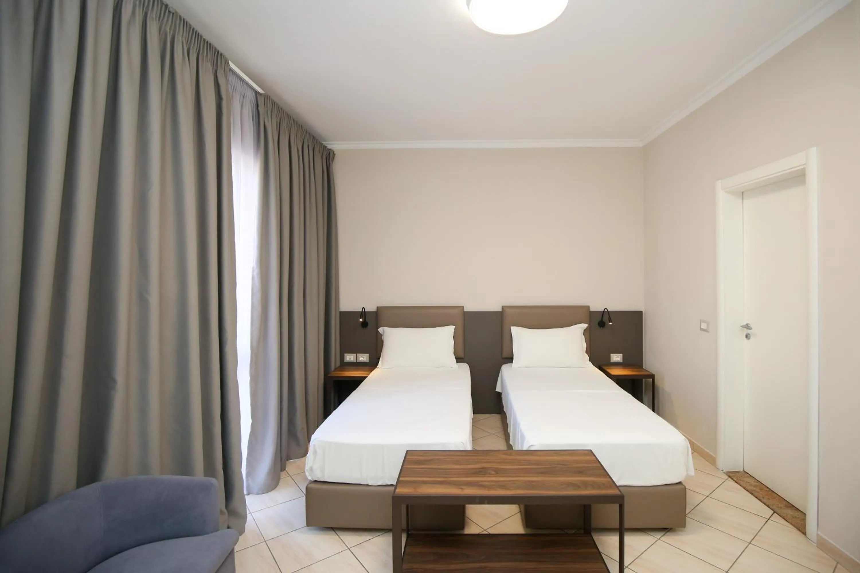 Bed in Regina Garden Vlore