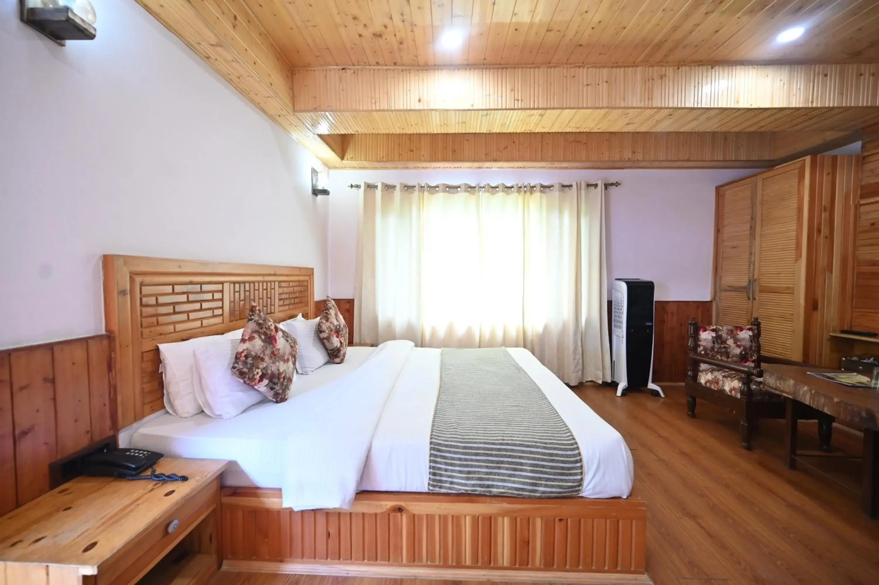 Double Room with Mountain View in The Hillside Double Room with Mountain View in The Hillside