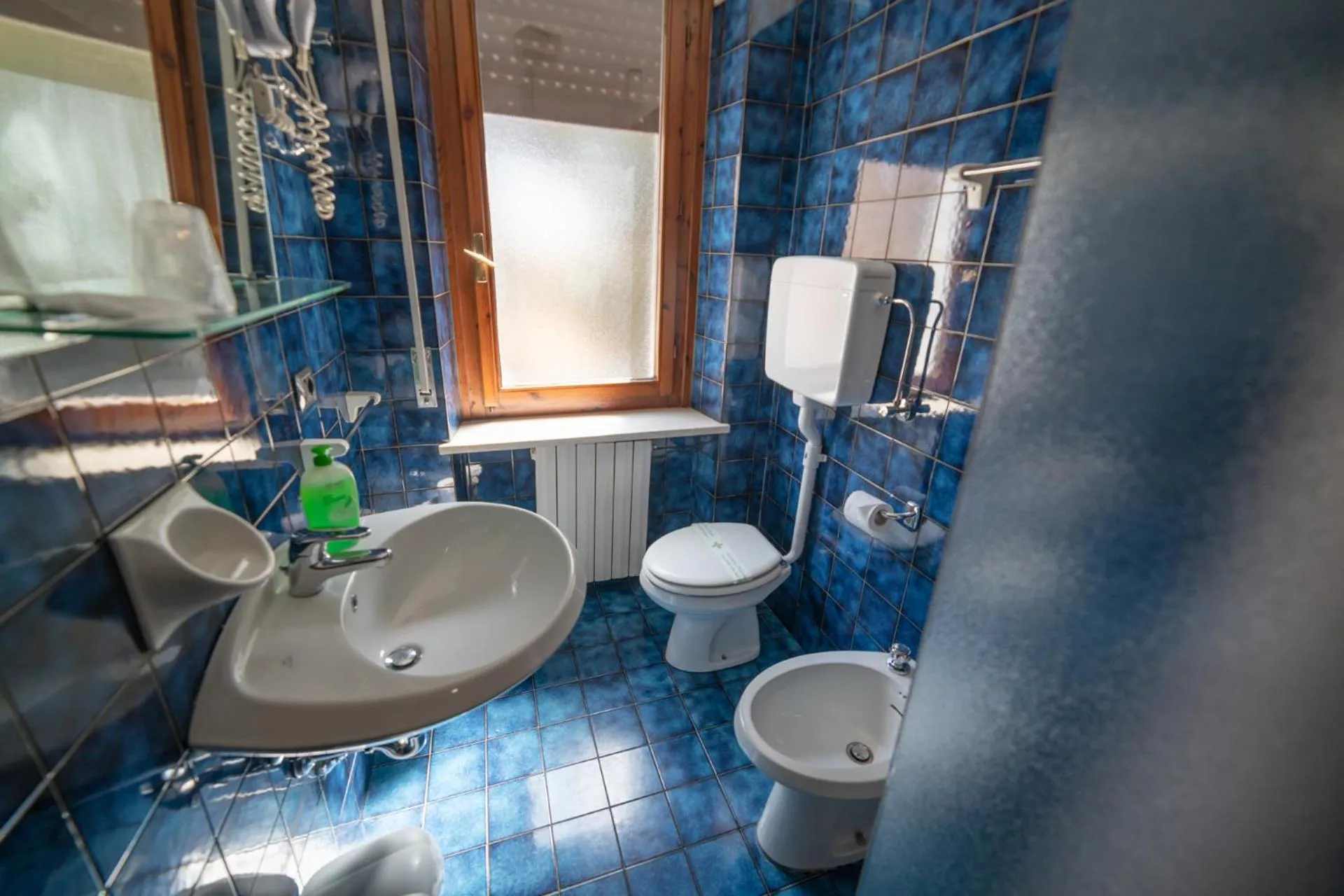 Shower in Hotel Siros