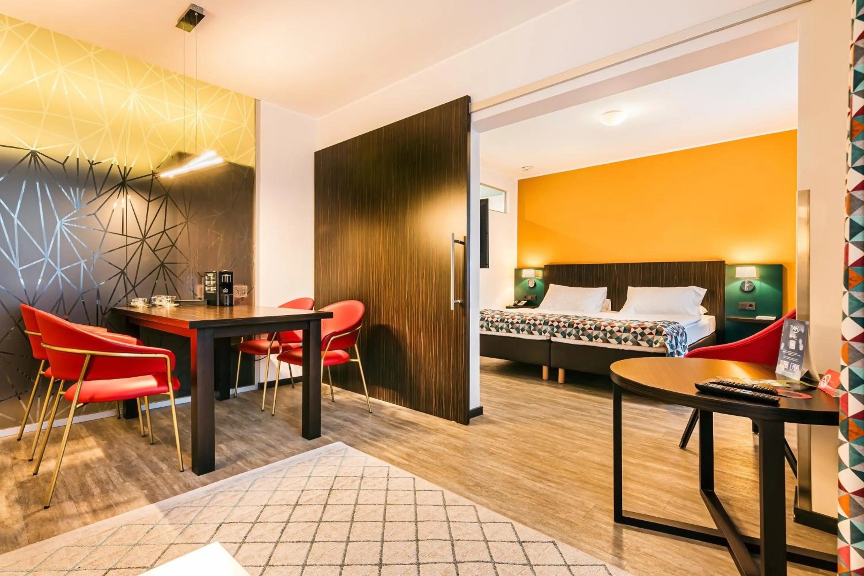 Bed in Trans World Hotel Donauwelle