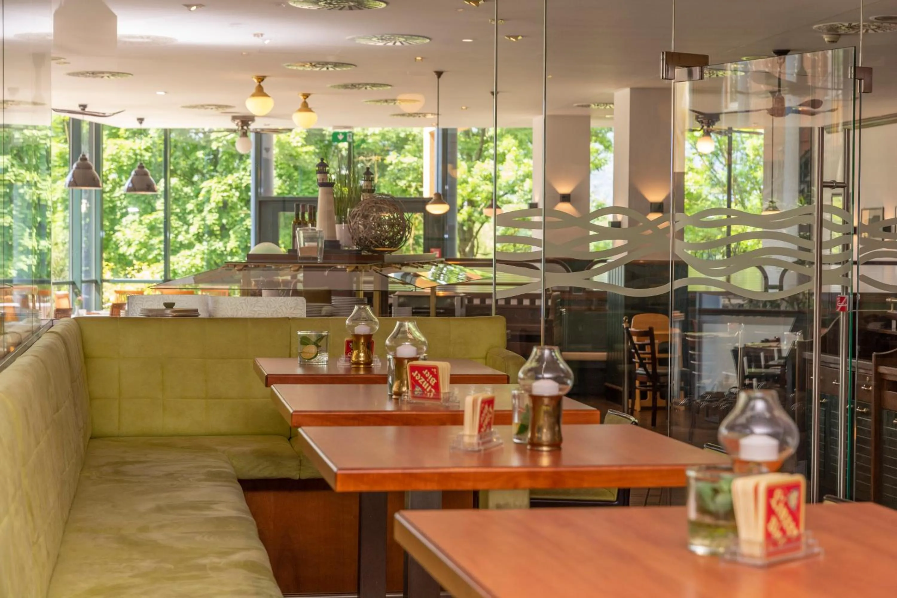 Lounge or bar in Trans World Hotel Donauwelle