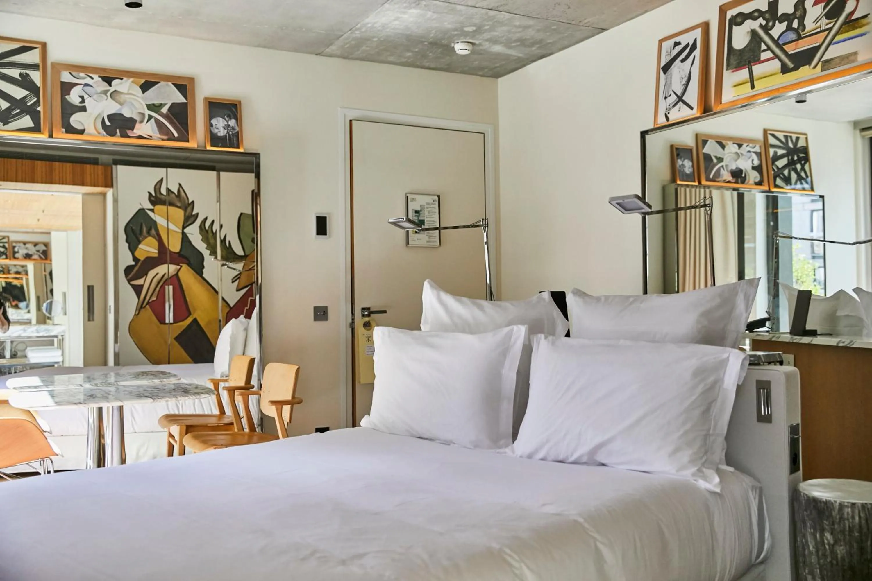 Photo of the whole room, Bed in Villa M