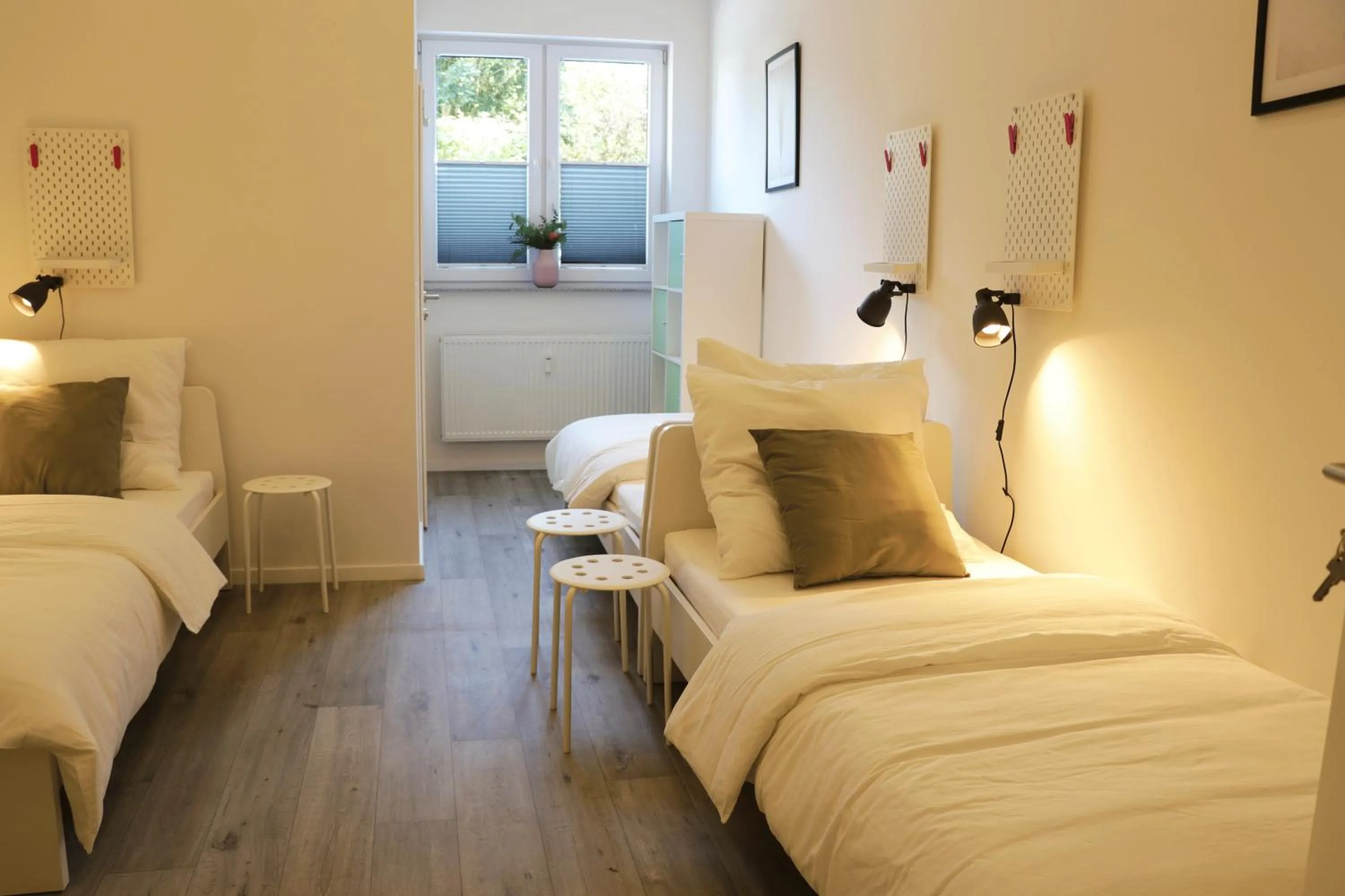 Photo of the whole room, Bed in Schlafkonzept Hannover