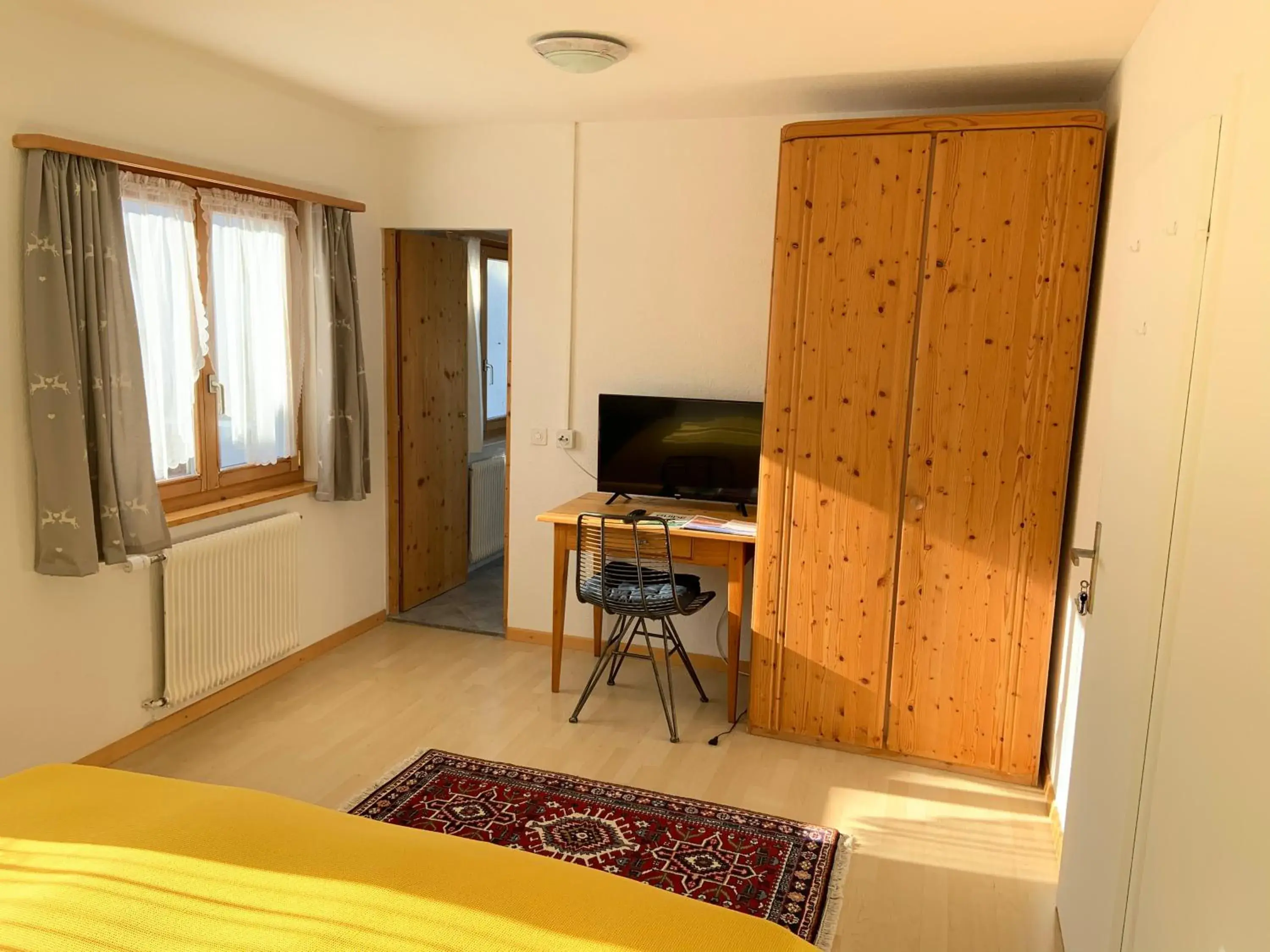 Standard Double Room in Waldheim Laax Pension Standard Double Room in Waldheim Laax Pension