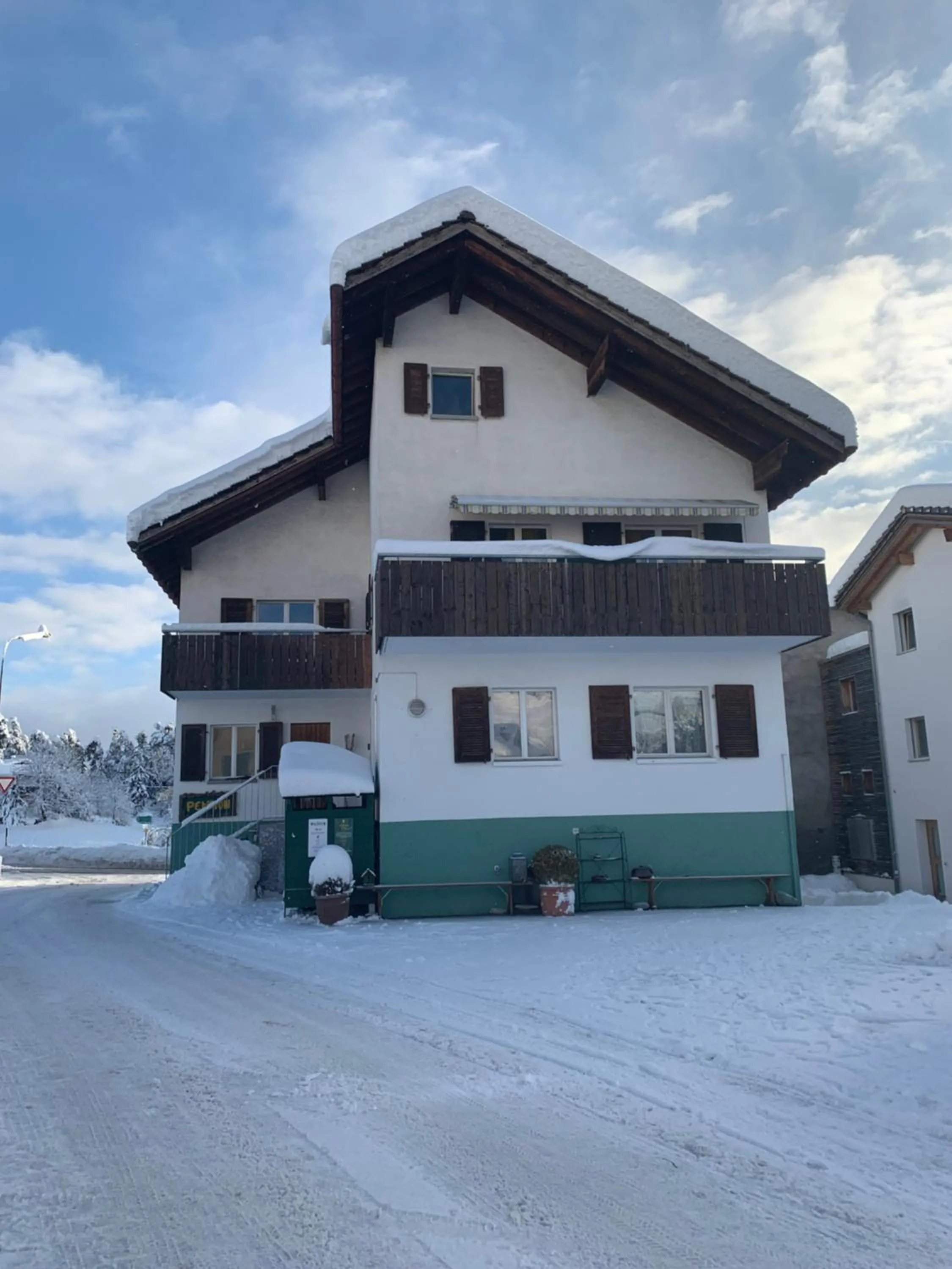 Property building in Waldheim Laax Pension