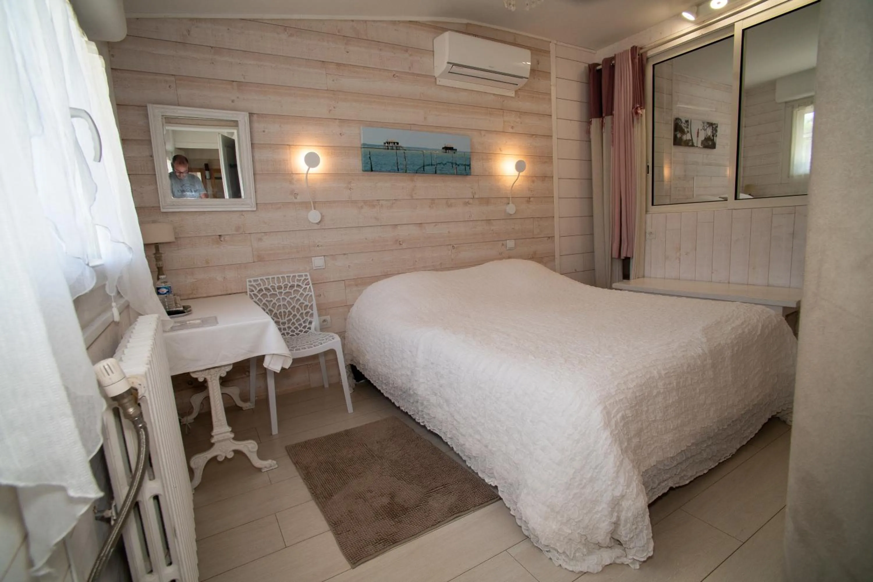 Photo of the whole room in Maison Lucilda