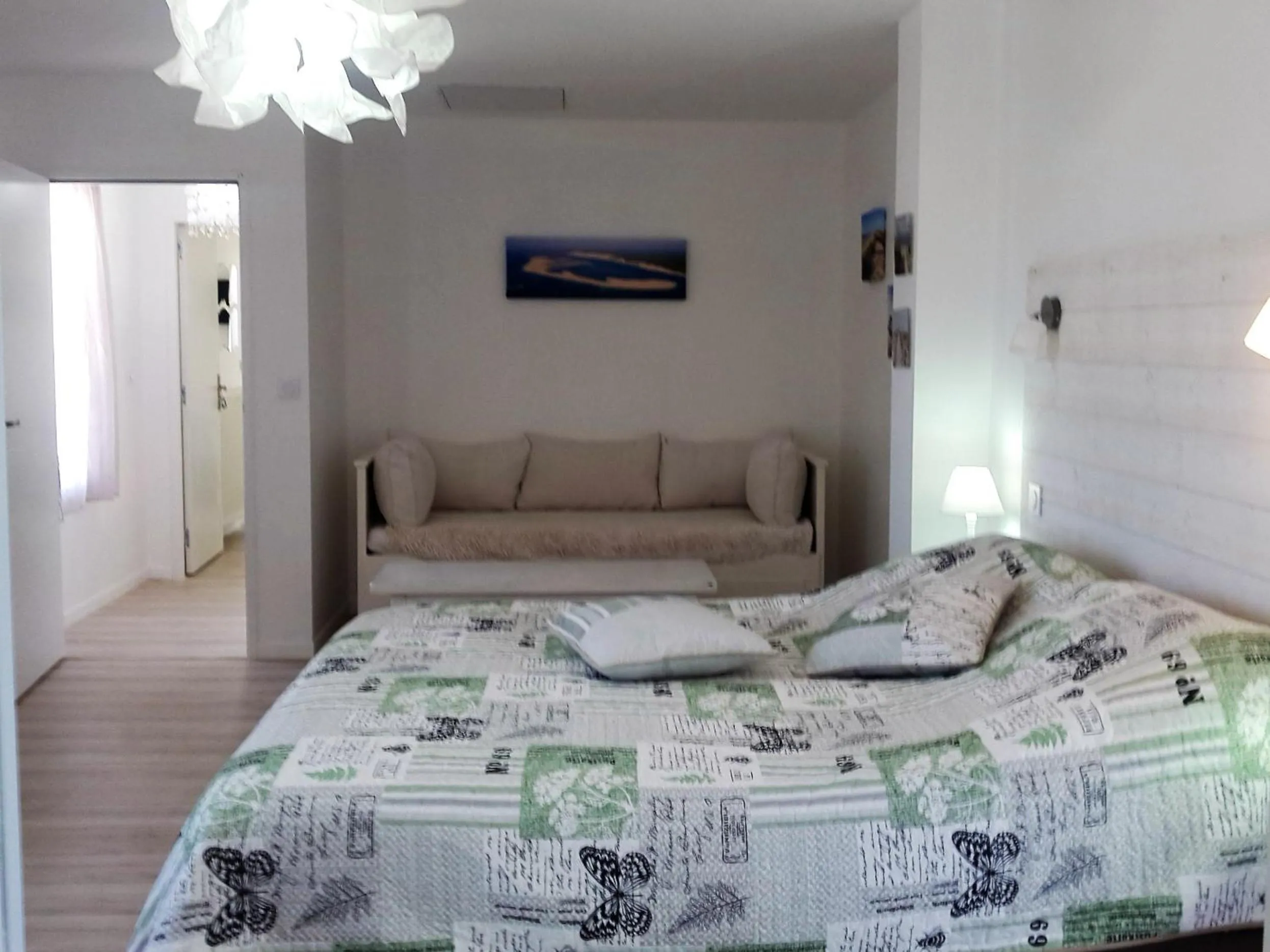 Photo of the whole room in Maison Lucilda