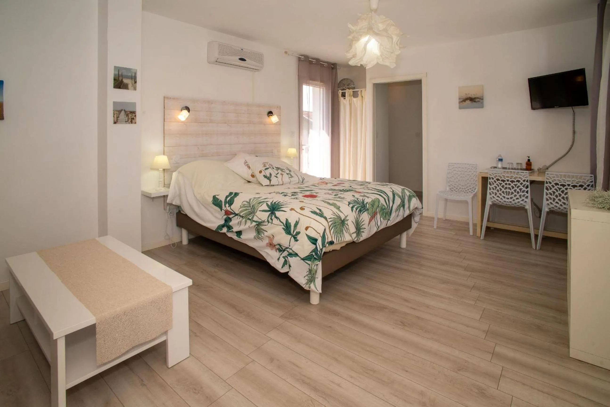 Photo of the whole room in Maison Lucilda