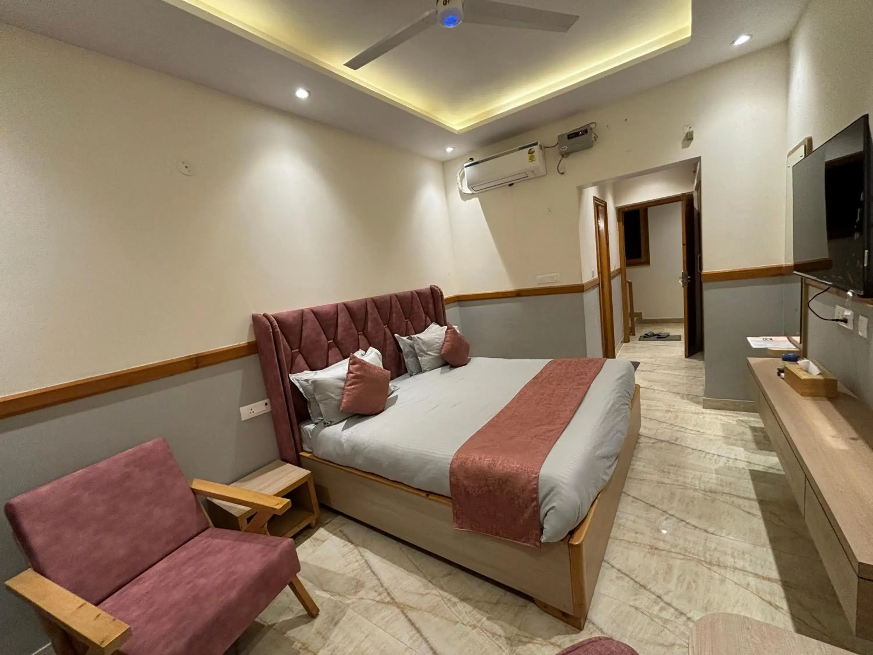 Deluxe Double Room - single occupancy in The Cocoon Deluxe Double Room - single occupancy in The Cocoon