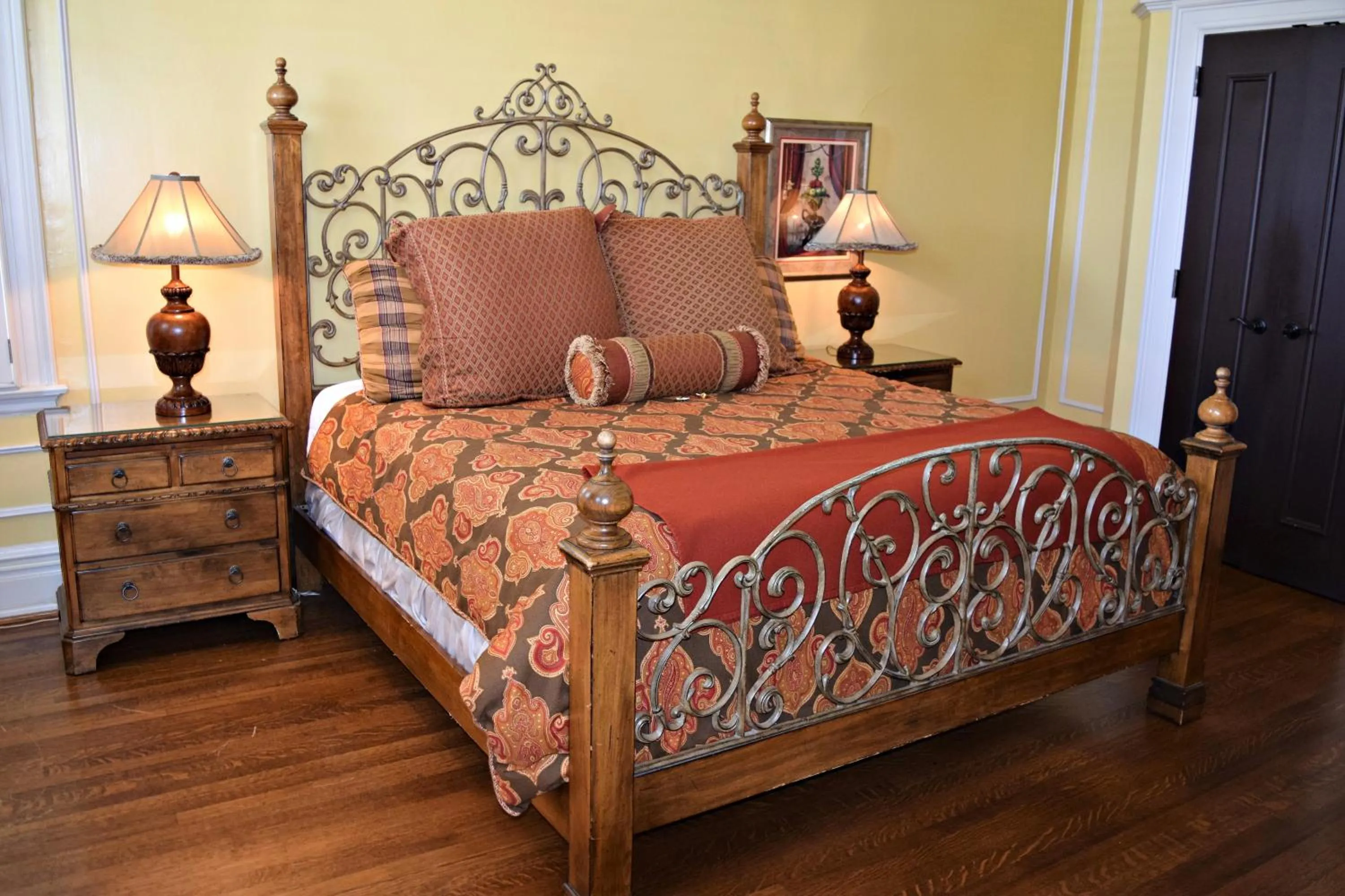 Bedroom, Bed in JH Adams Inn, Trademark Collection by Wyndham
