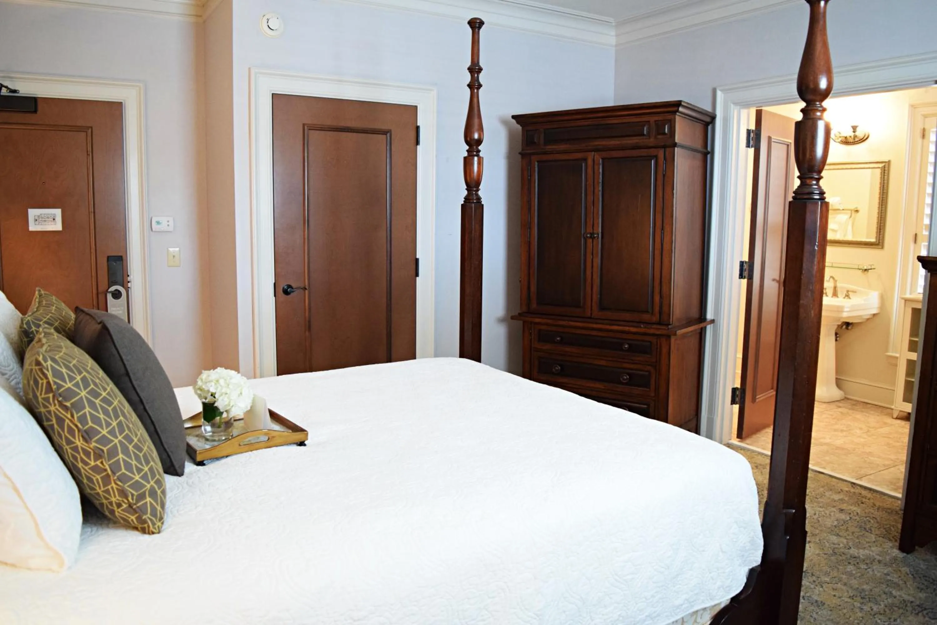 Bedroom, Bed in JH Adams Inn, Trademark Collection by Wyndham