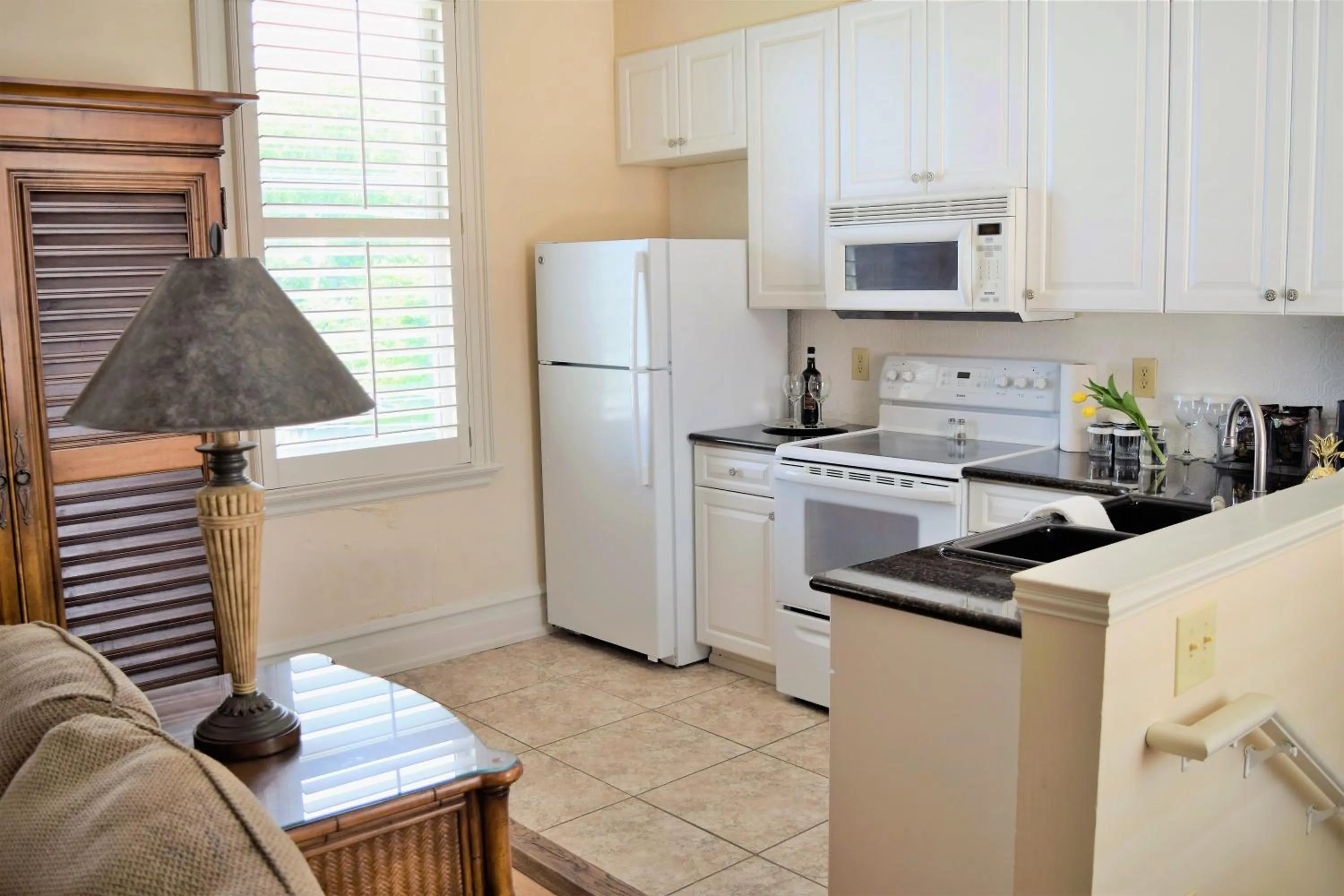 Kitchen or kitchenette in JH Adams Inn, Trademark Collection by Wyndham
