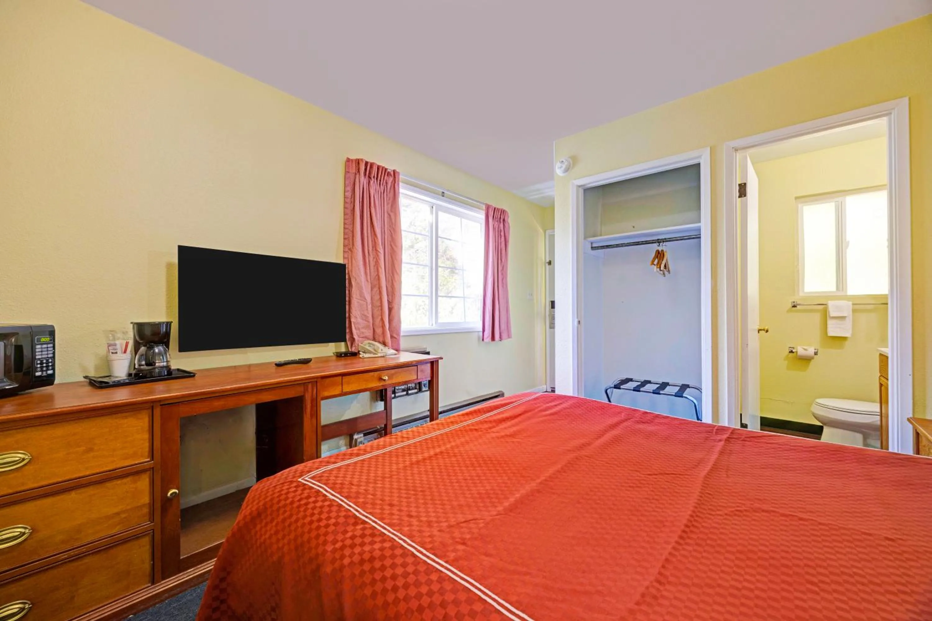 Bedroom, Bed in Capital O Stevenson Inn Riverside