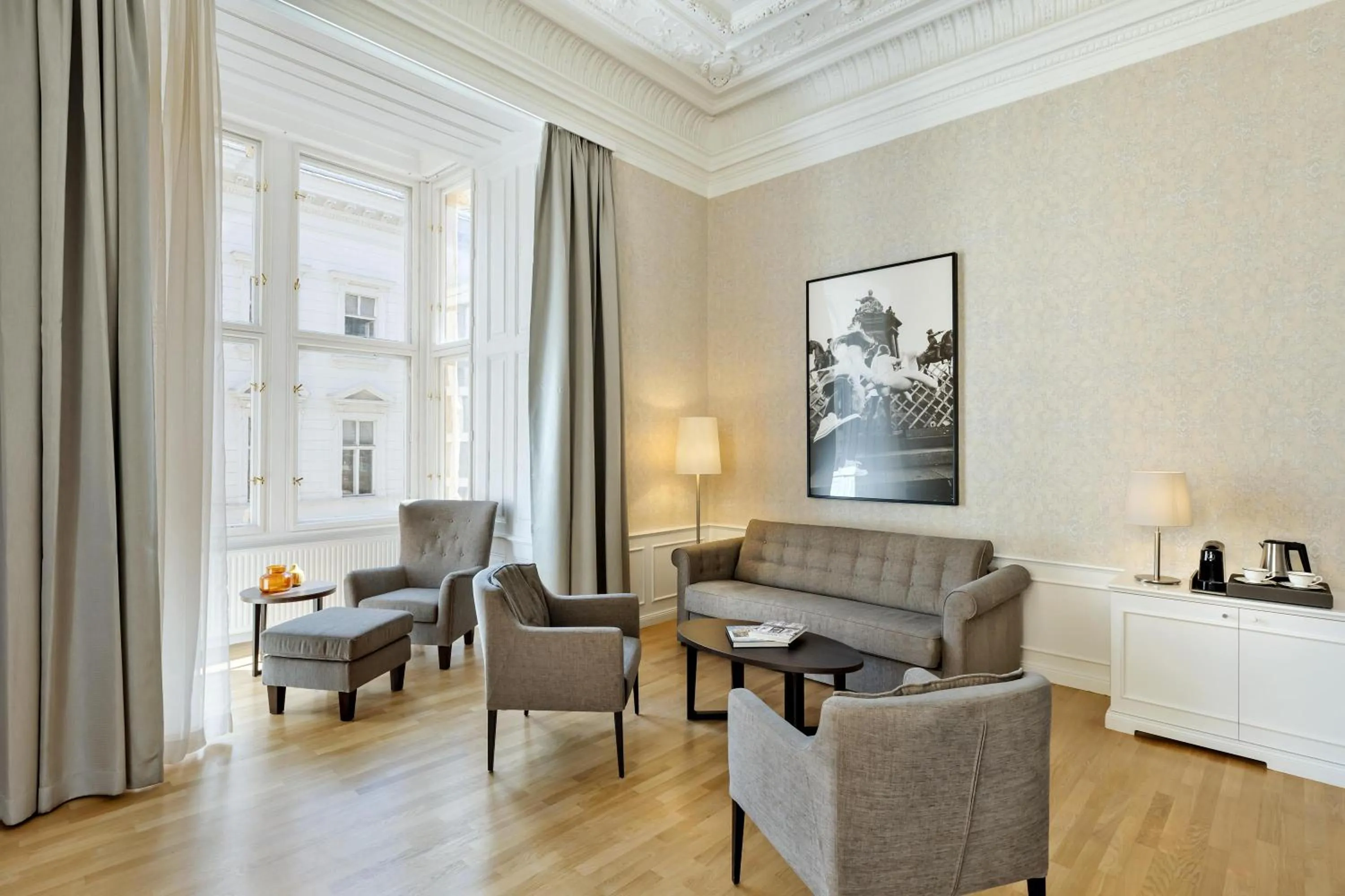 Photo of the whole room in Hotel Rathauspark Wien, a member of Radisson Individuals