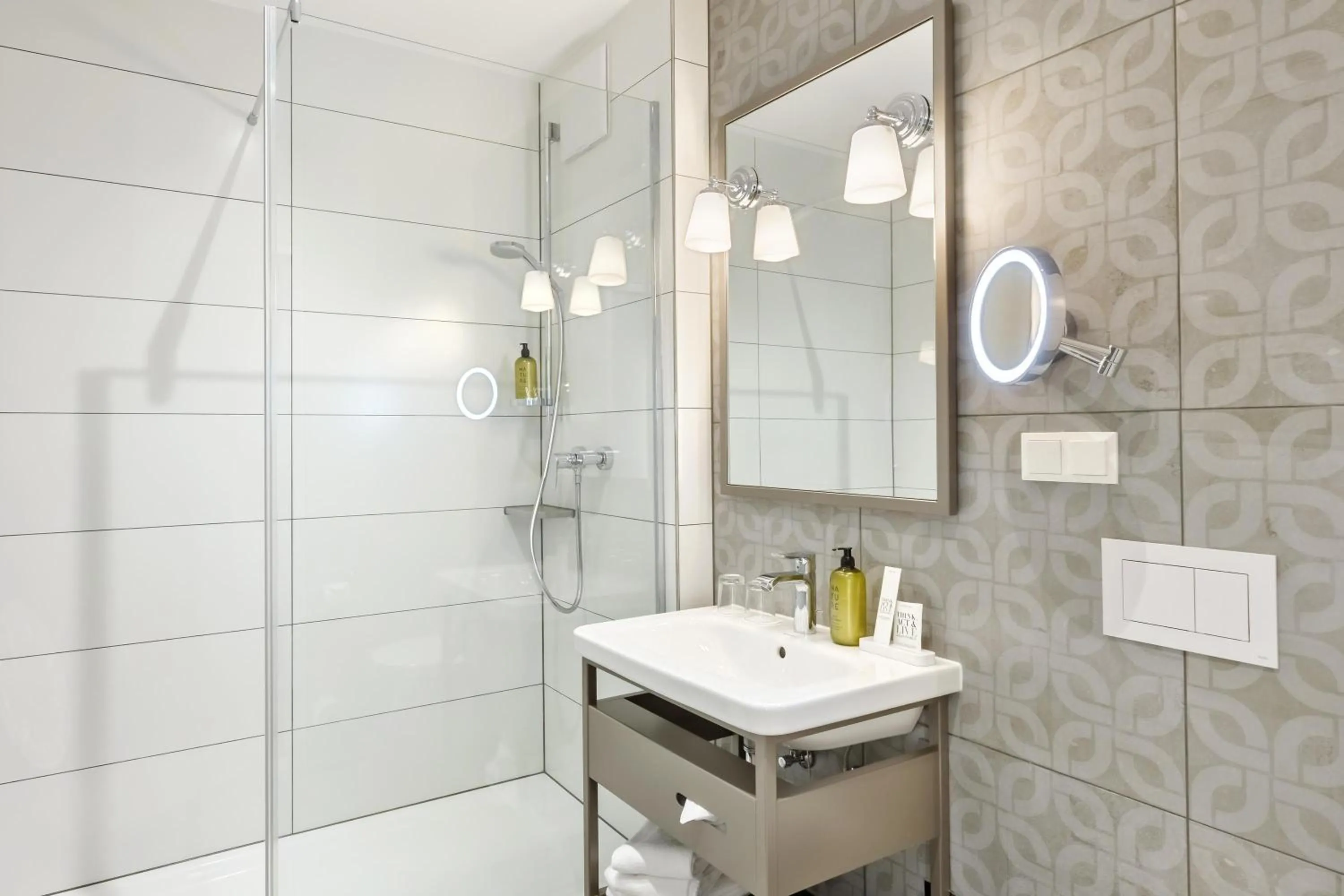 Shower in Hotel Rathauspark Wien, a member of Radisson Individuals