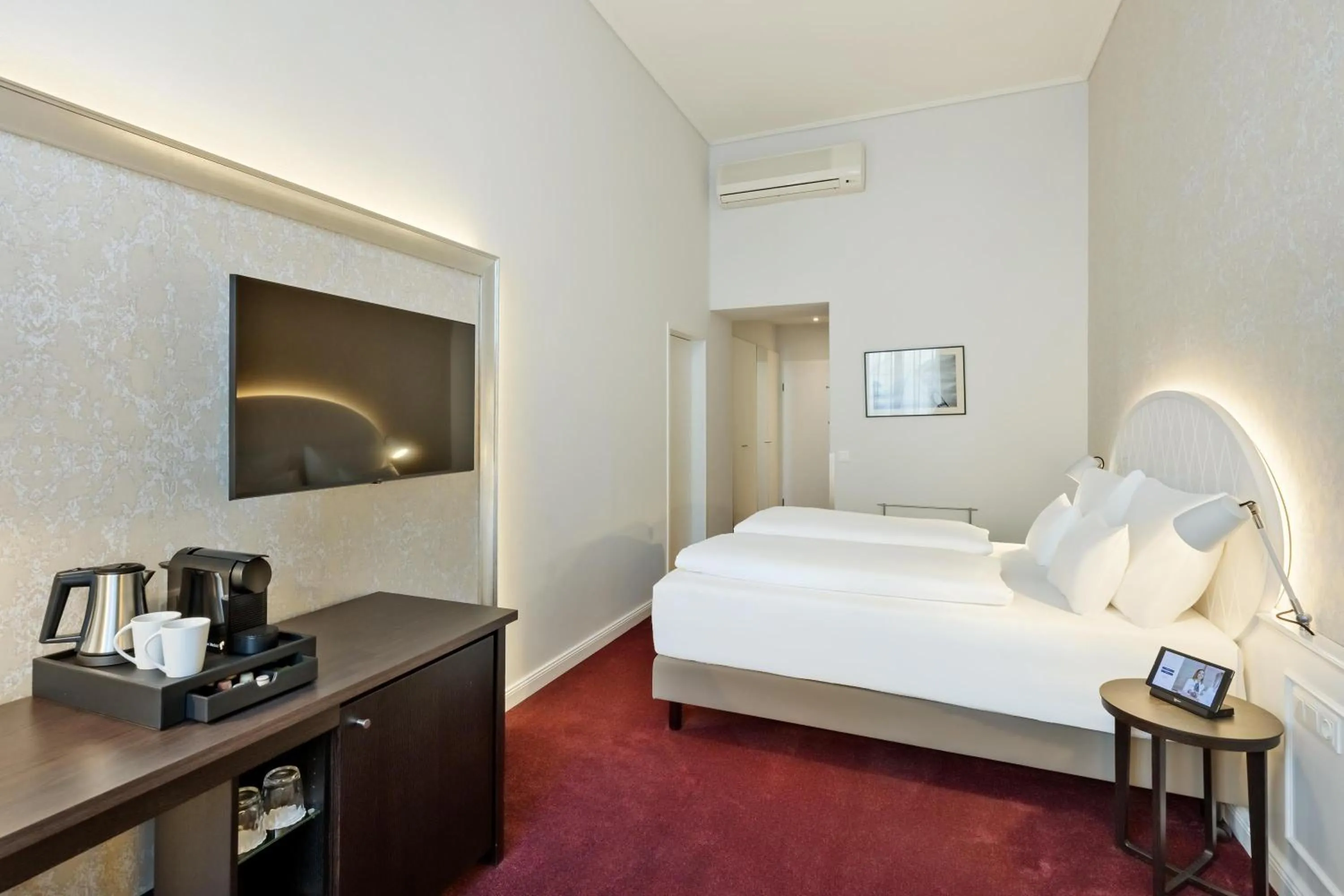 Bed in Hotel Rathauspark Wien, a member of Radisson Individuals