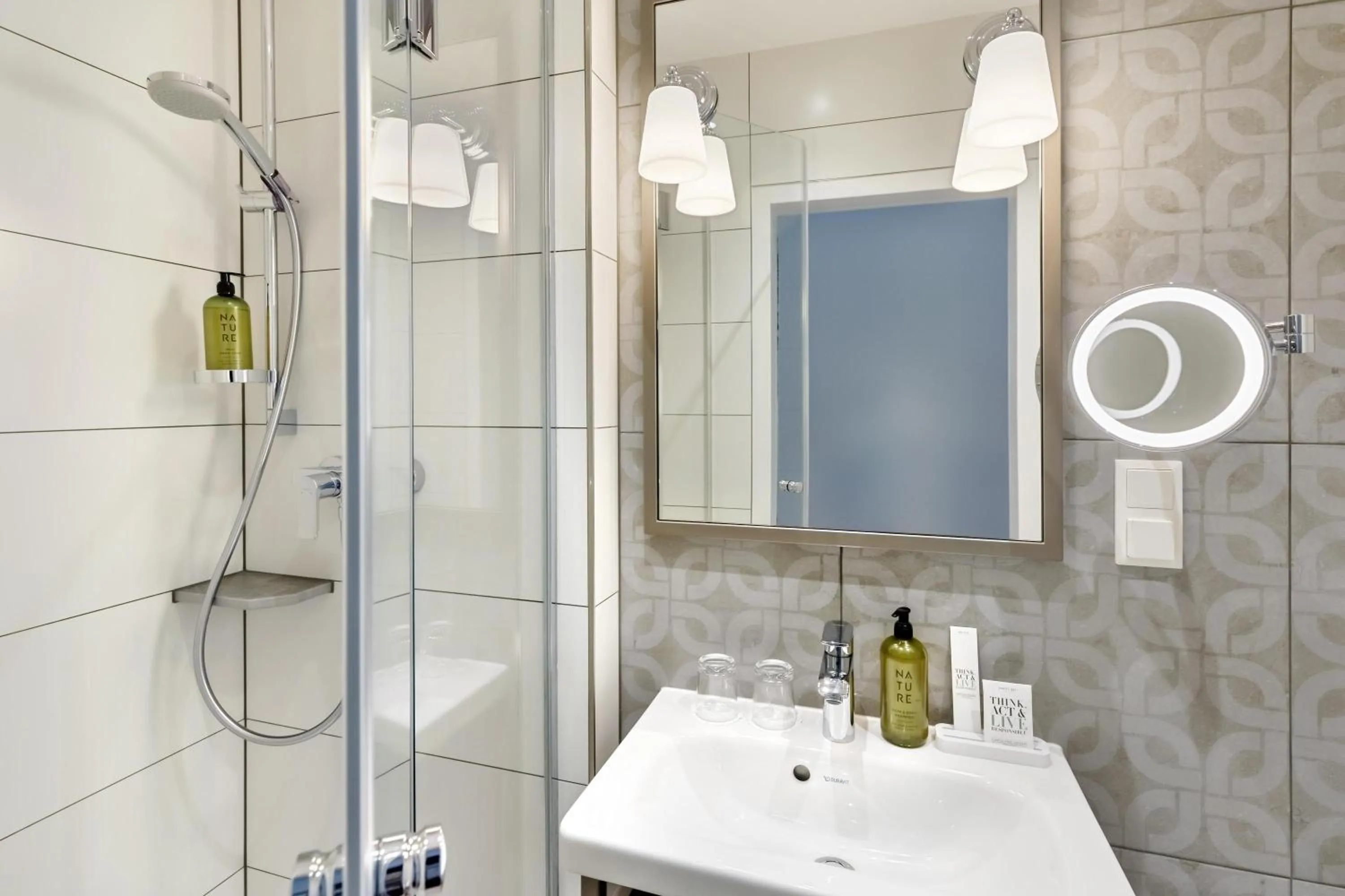 Shower in Hotel Rathauspark Wien, a member of Radisson Individuals