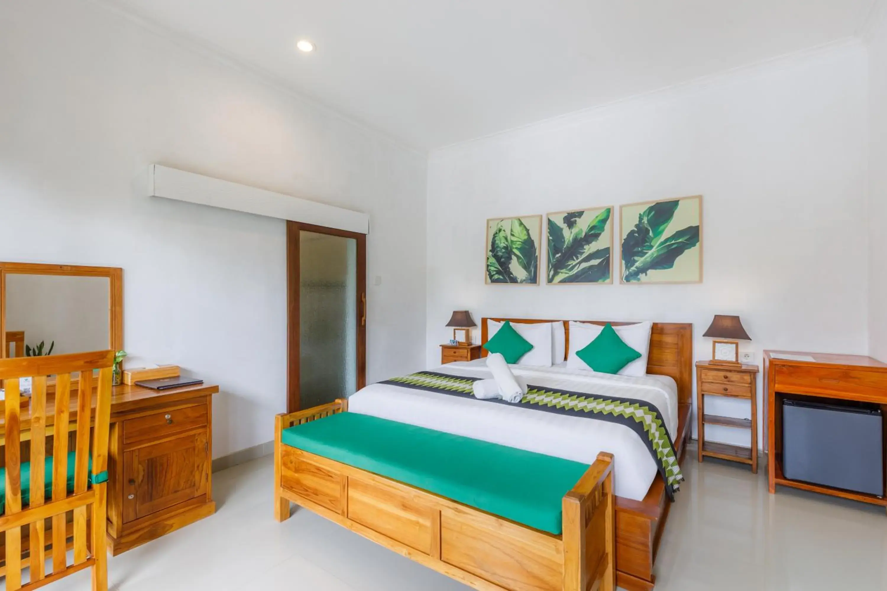 Deluxe Double Room (2 Adults + 1 Child) in Ped Cottage Nusa Penida Deluxe Double Room (2 Adults + 1 Child) in Ped Cottage Nusa Penida