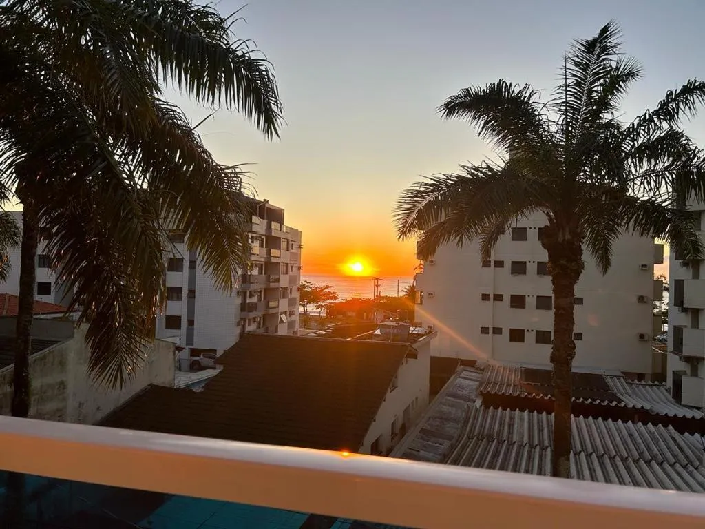 Apartamento área nobre da praia grande, vista para o mar, 3 suítes